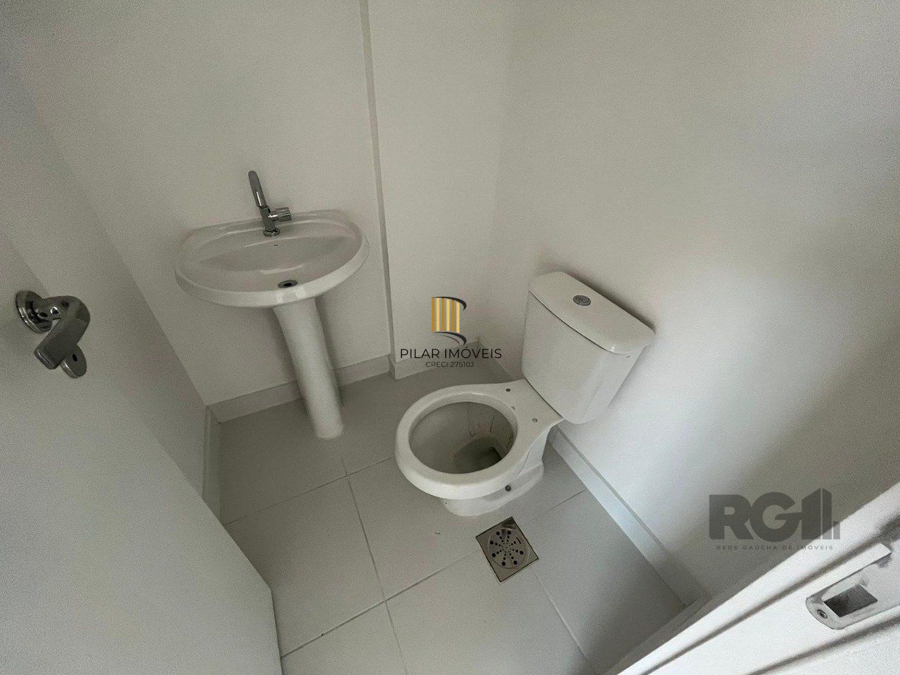 Sala comercial desocupada no edifício Baltimore, bairro Bom Fim em Porto Alegre.