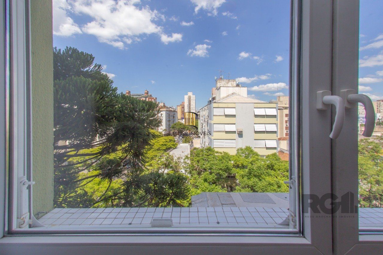 Apartamento Amplo e Bem Localizado - 3 Dormitórios, Suíte e Vaga Escriturada