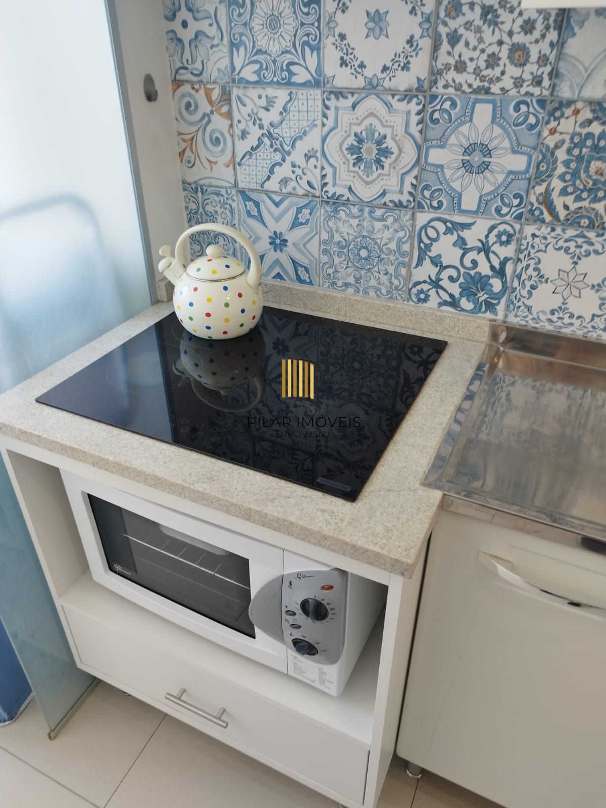 Apartamento de um quarto e uma vaga de garagem no bairro Santa Cecília