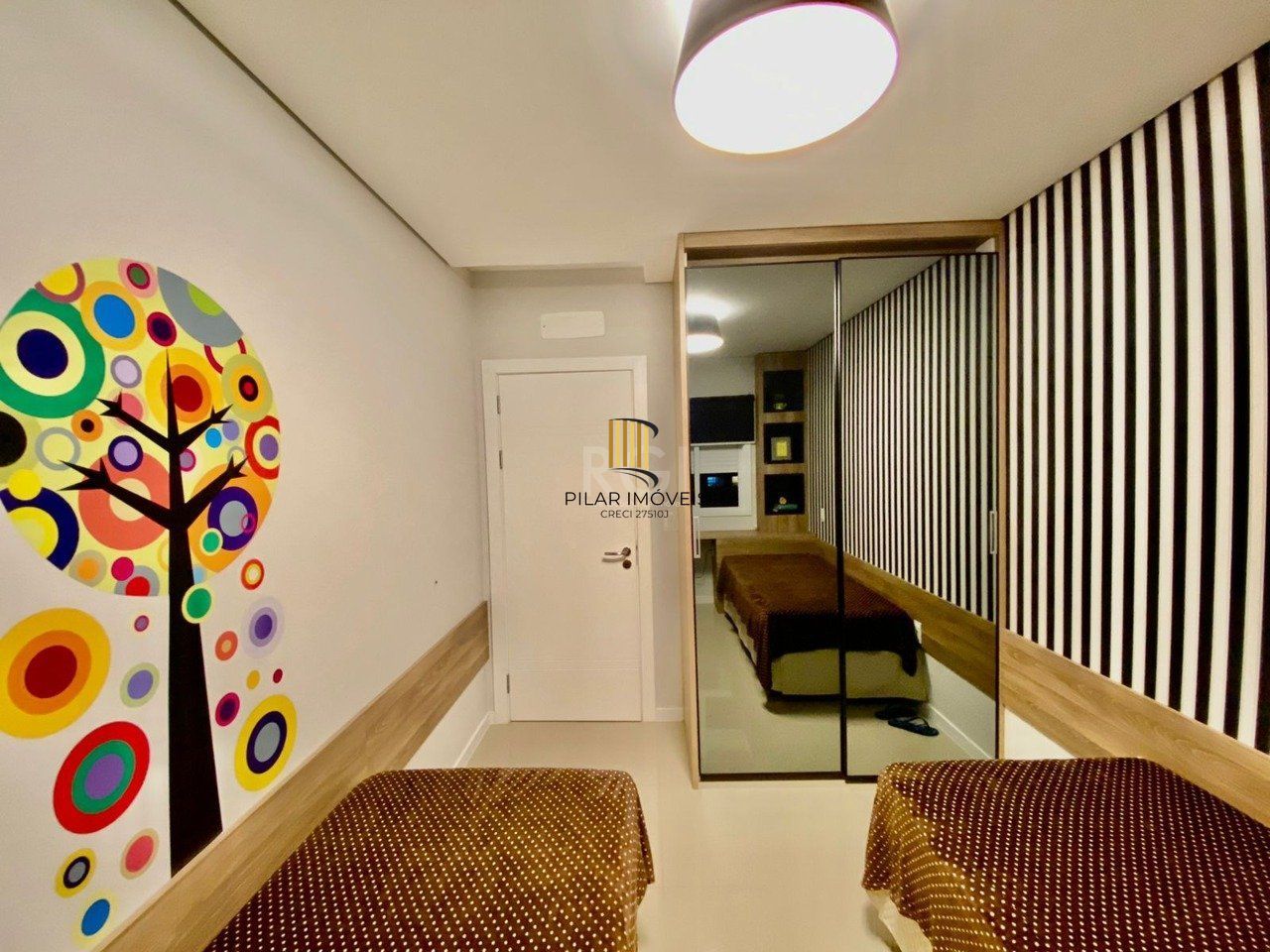 Apartamento para Venda - 140m², 3 dormitórios, sendo 2 suites, 2 vagas - Centro