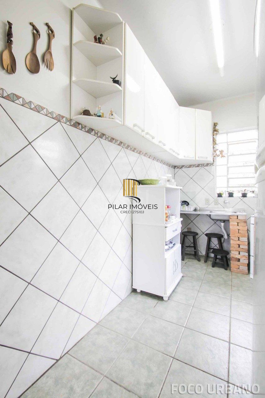 Casa para Venda - 250m², 4 dormitórios, 2 vagas - Petrópolis