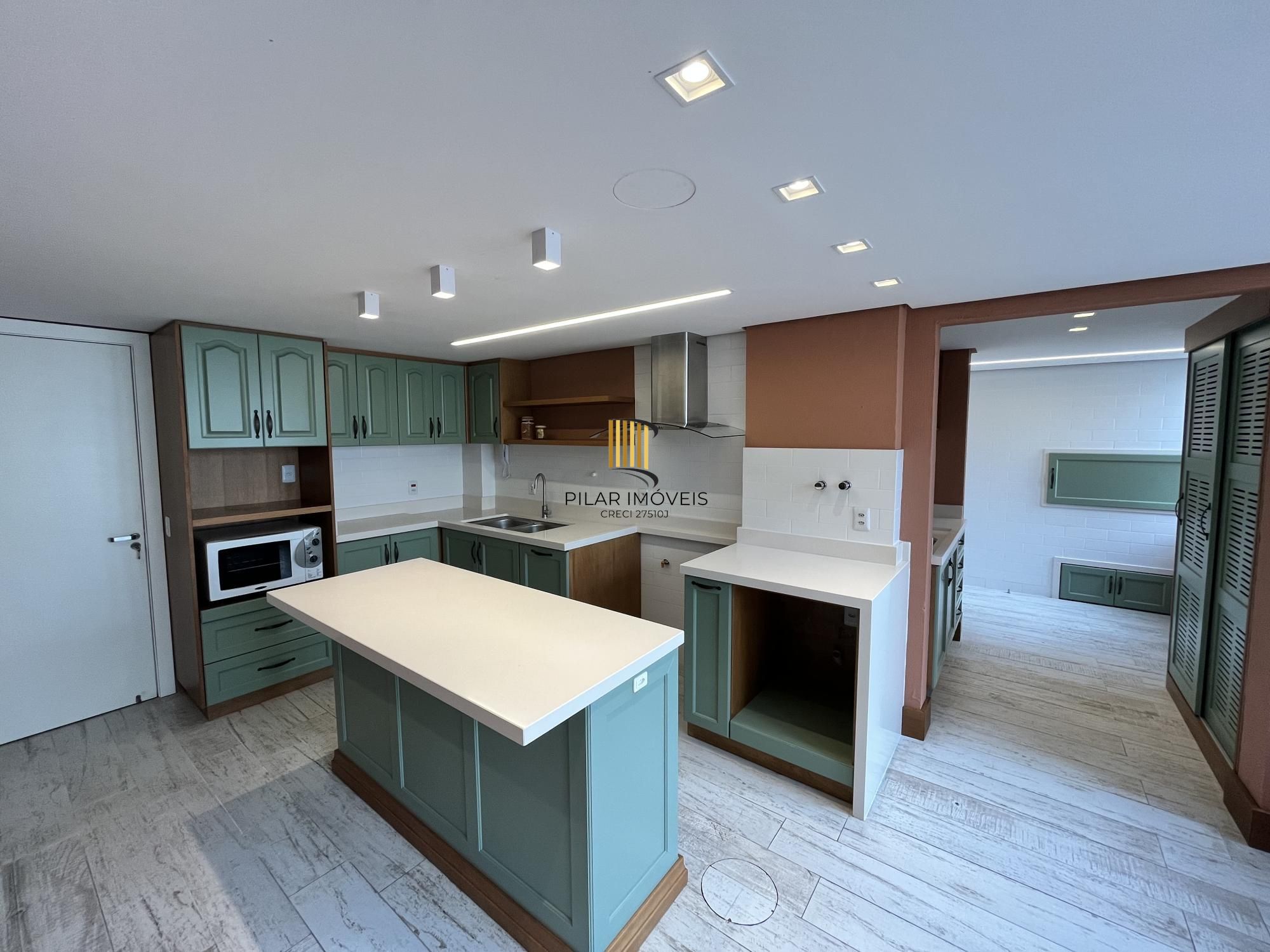 Apartamento de 4 quartos, suíte, amplo closet, dependência e 2 vagas de garagem