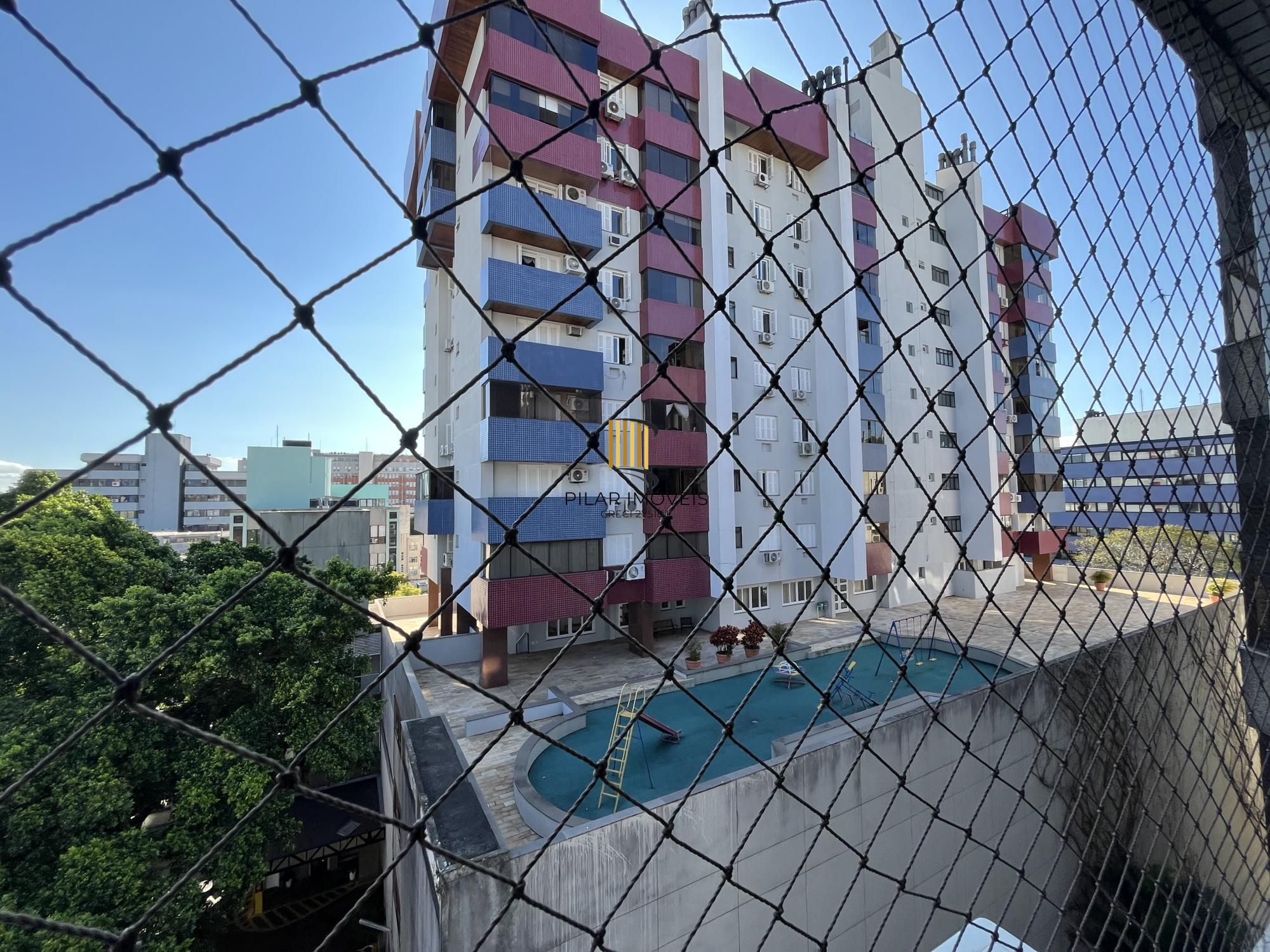 Apartamento de 3 quartos, suíte e 1 vaga de garagem no Bairro Menino Deus em POA