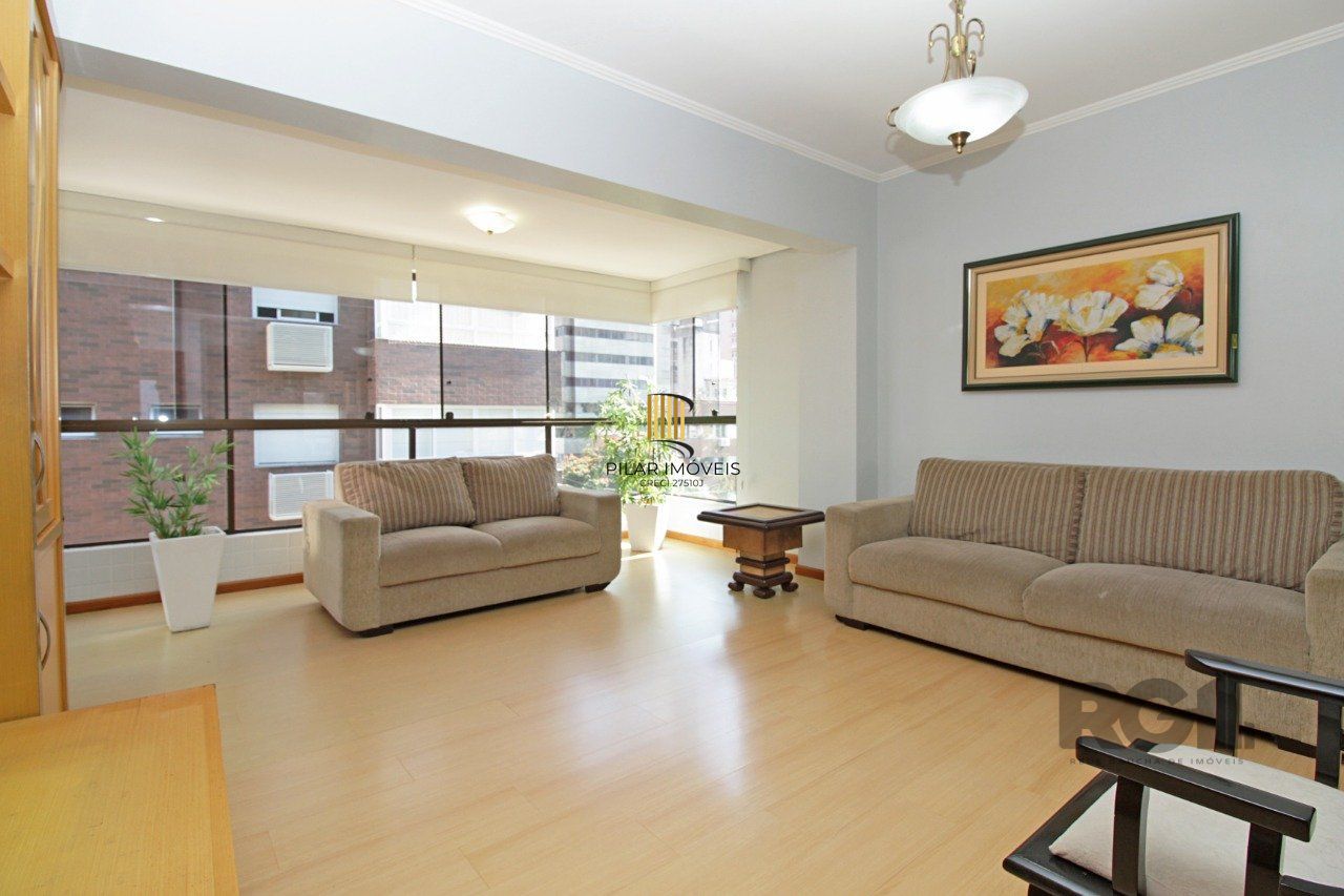 Apartamento de 3 dormitórios, suíte e 2 vagas de garagem no bairro Petrópolis em Porto Alegre