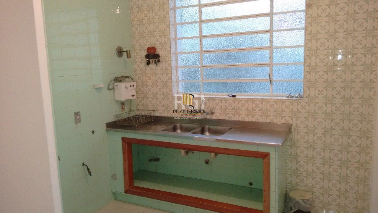 Casa para Venda - 363m², 3 dormitórios, sendo 1 suites, 2 vagas - São João