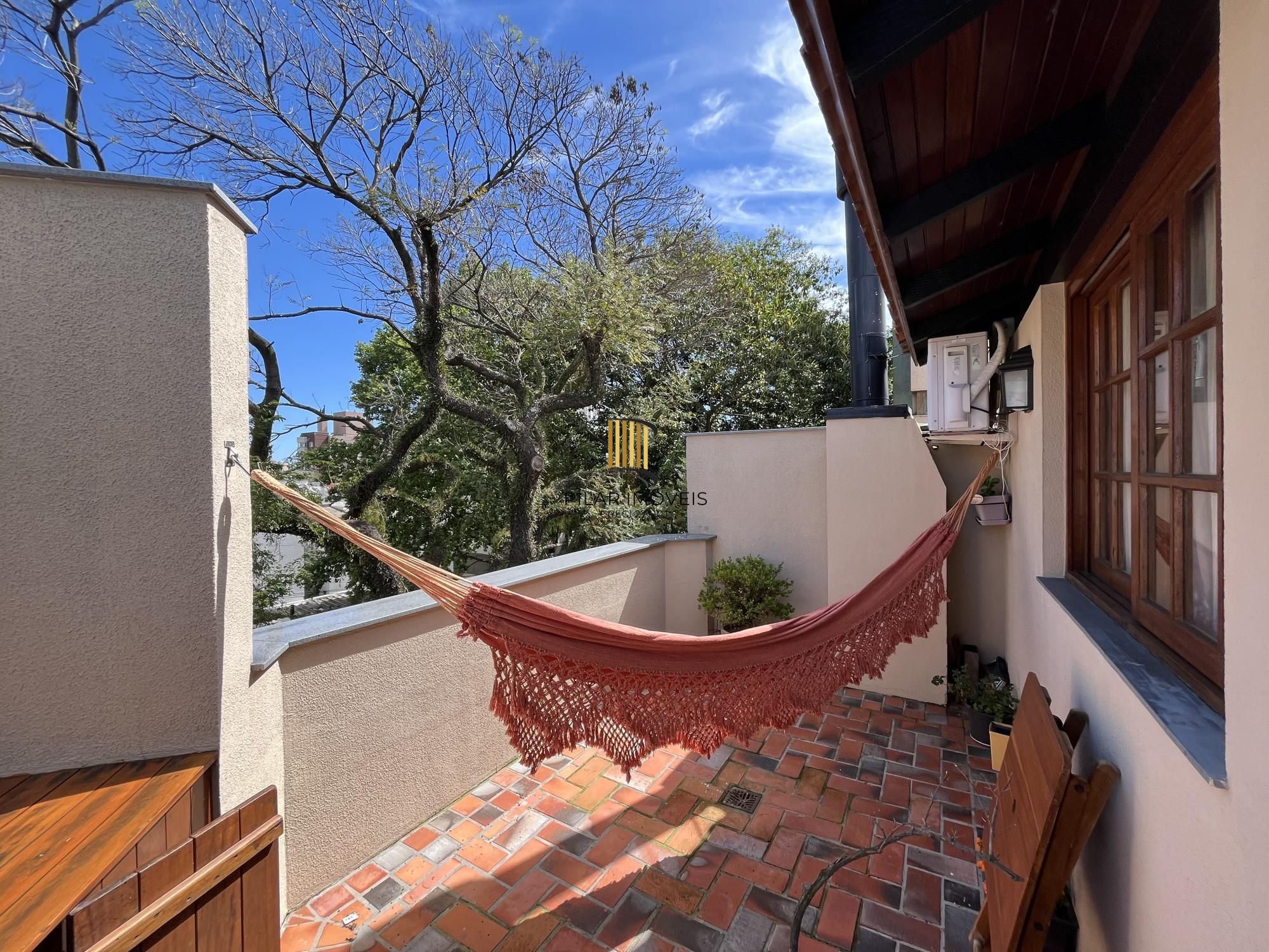 Apartamento de 3 quartos e 2 vagas de garagem no bairro Petrópolis em POA