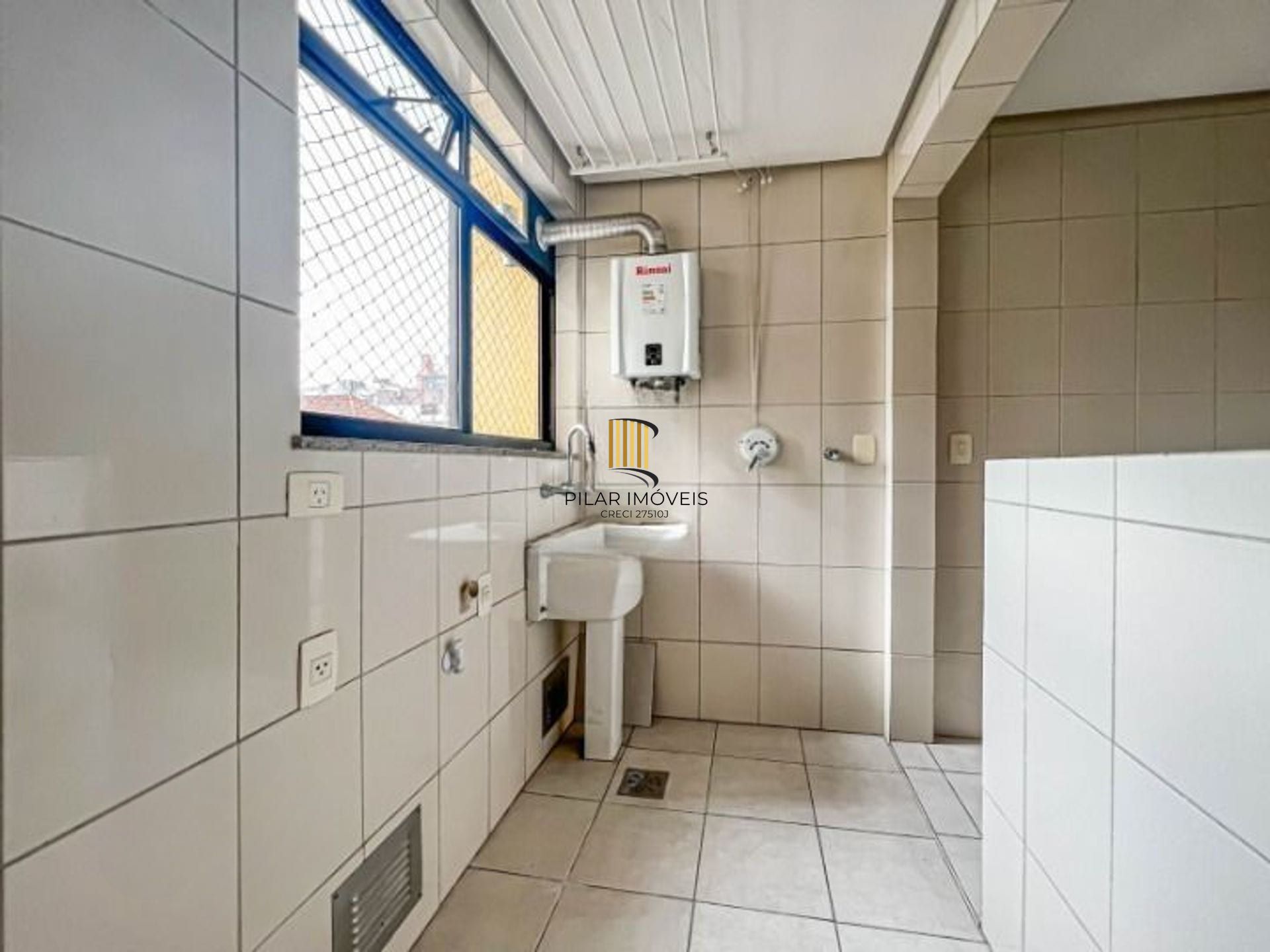 Apartamento de 3 quartos, suíte e 1 vaga de garagem no bairro Menino Deus em POA