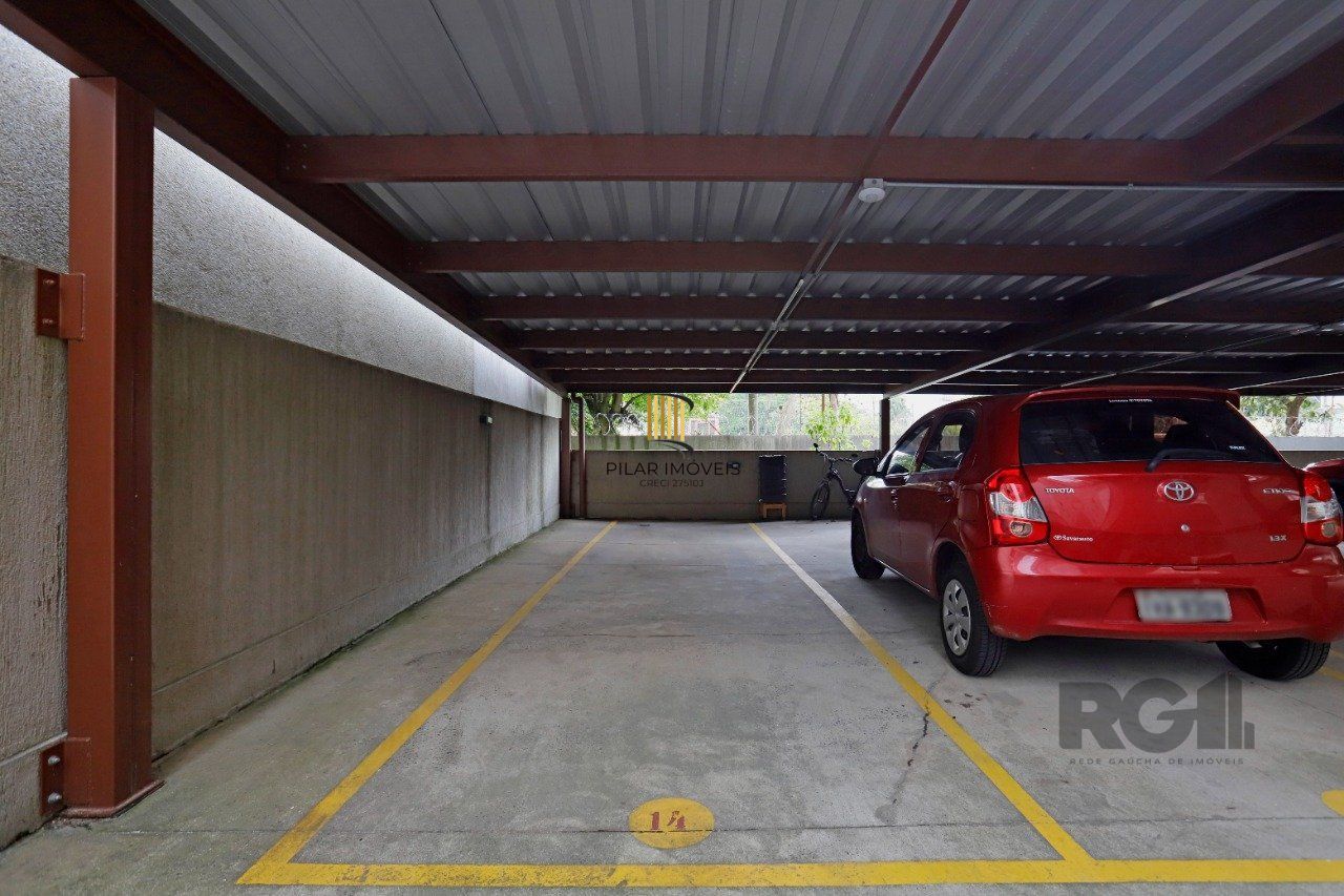 Apartamento de 2 quartos, suíte e 2 vagas de garagem no bairro Menino Deus
