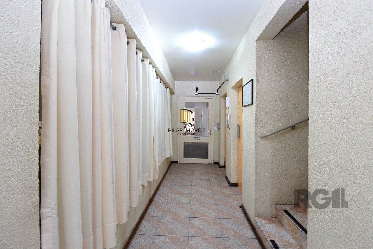 Apartamento de um dormitório na rua Washington Luiz, Centro Histórico de Porto Alegre.  