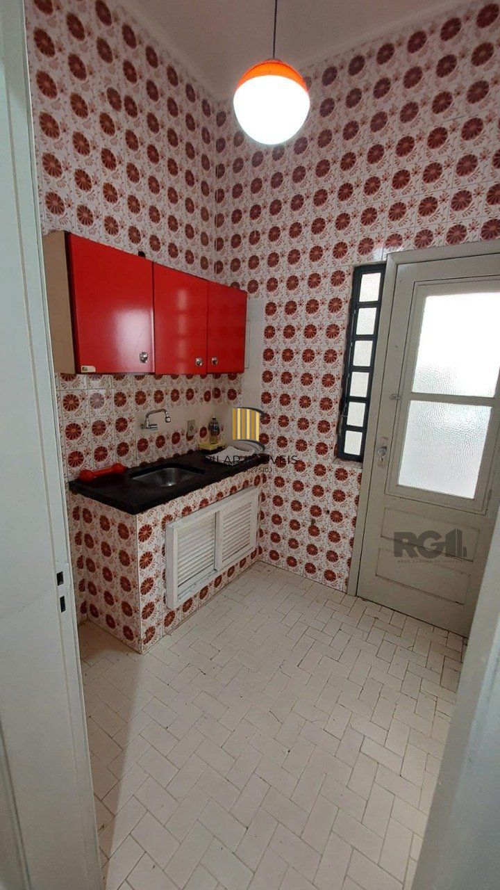 Apartamento no Centro de 2 dormitórios reformado