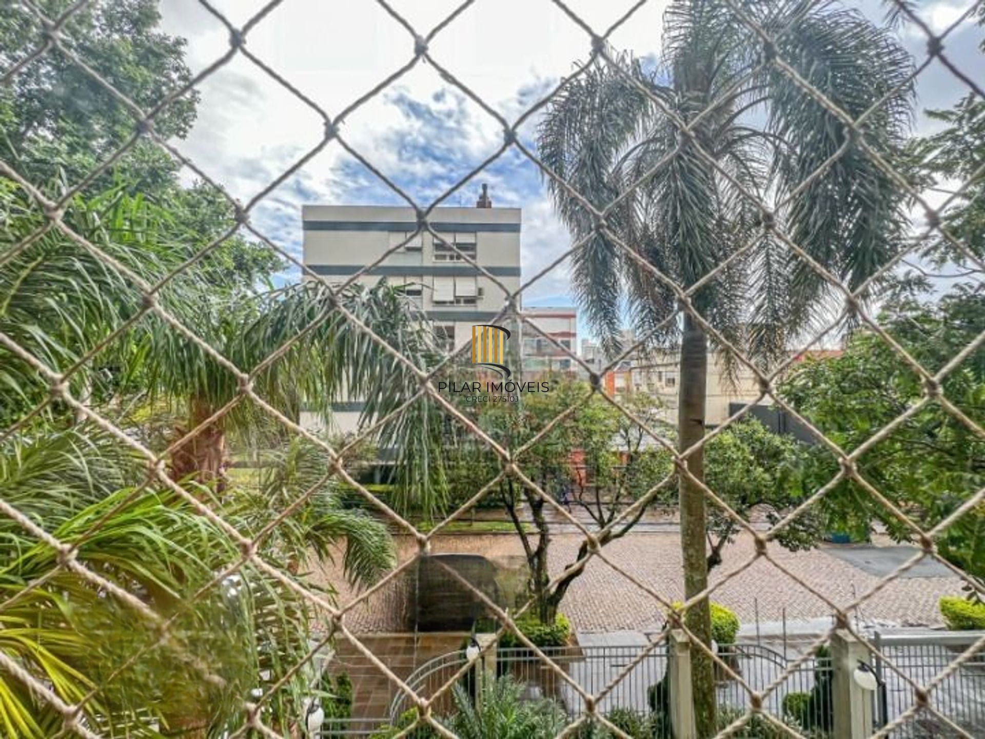 Apartamento de 3 quartos, suíte e 1 vaga de garagem no bairro Menino Deus em POA
