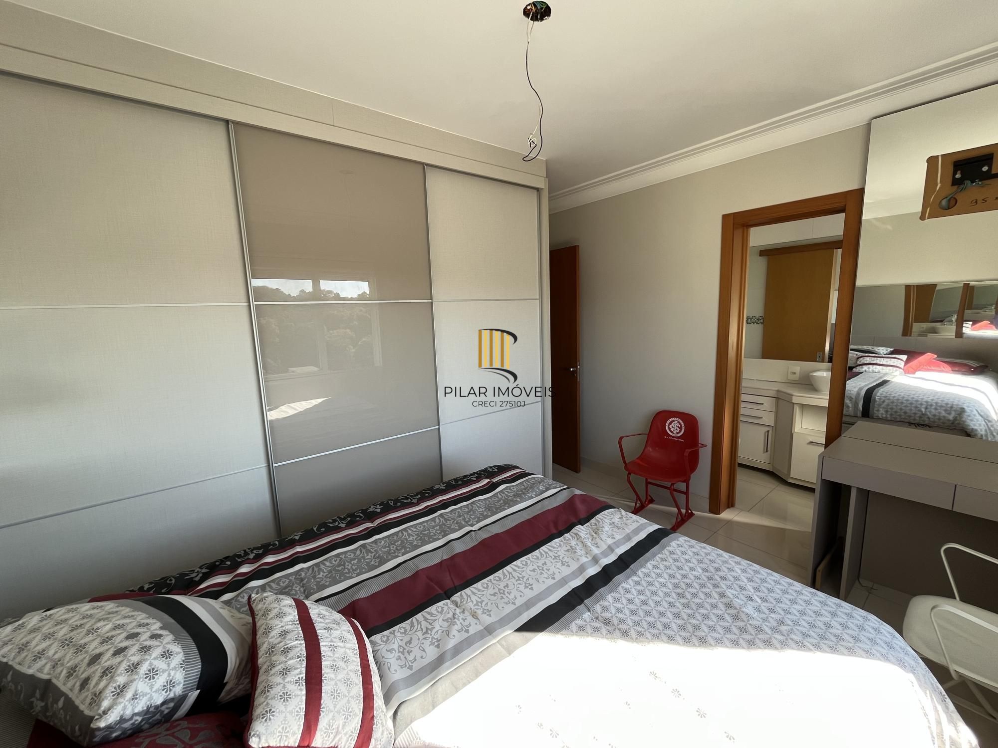 Apartamento de 2 quartos, suíte e 2 vagas garagem bairro São João Porto Alegre