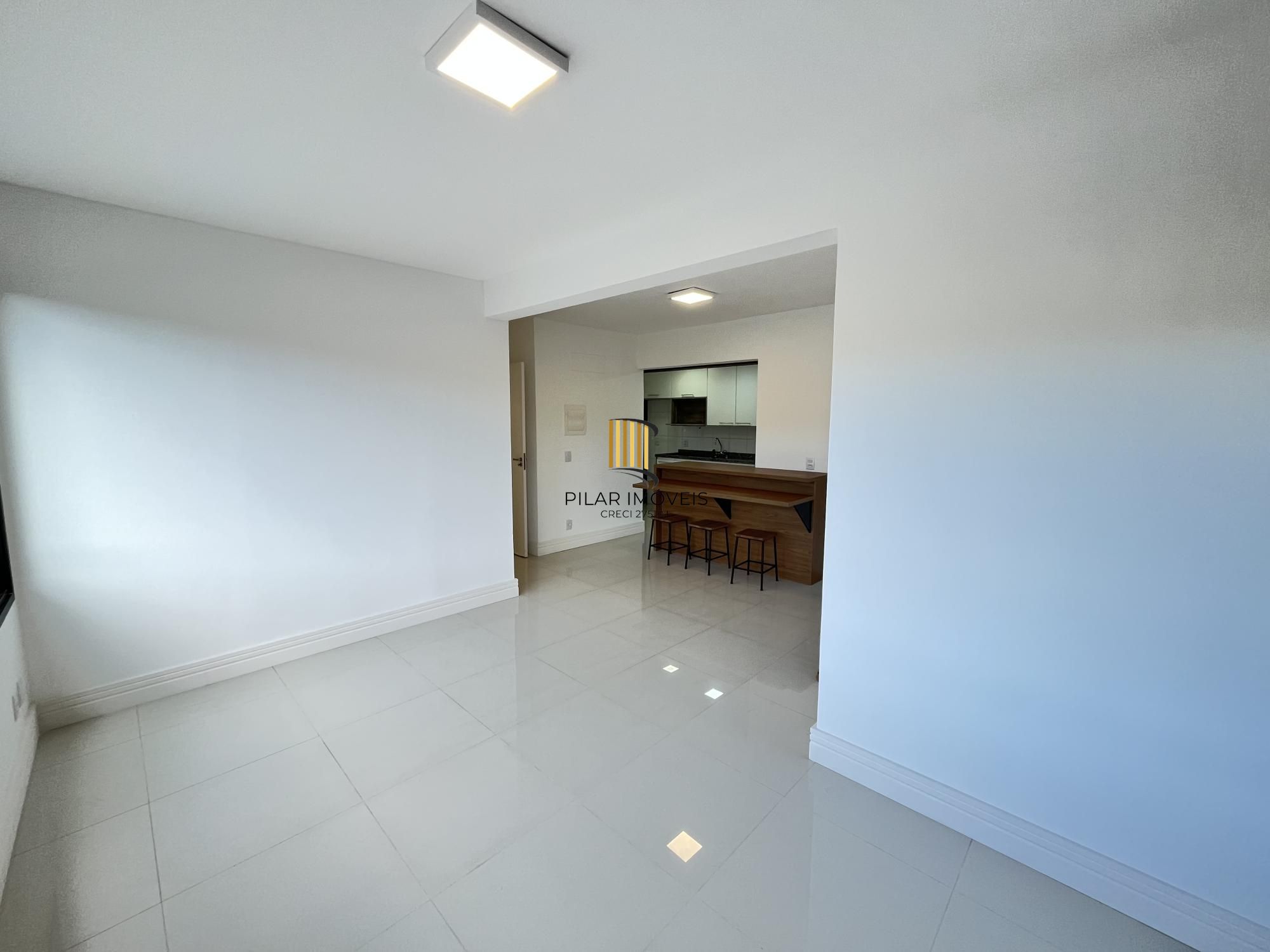 Apartamento de 2 quartos, suite e com uma vaga de garagem