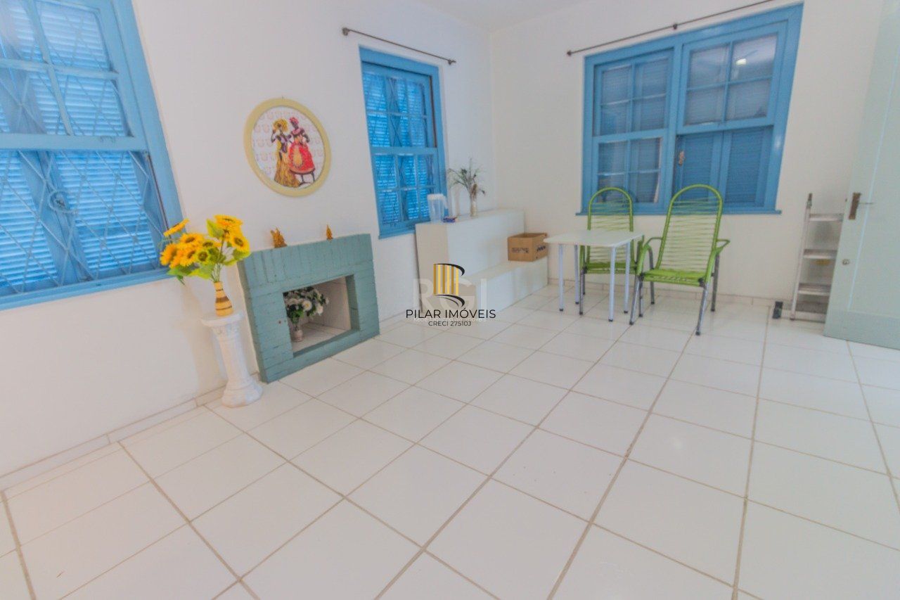 Casa para Venda - 165m², 3 dormitórios, 4 vagas - Santa Tereza