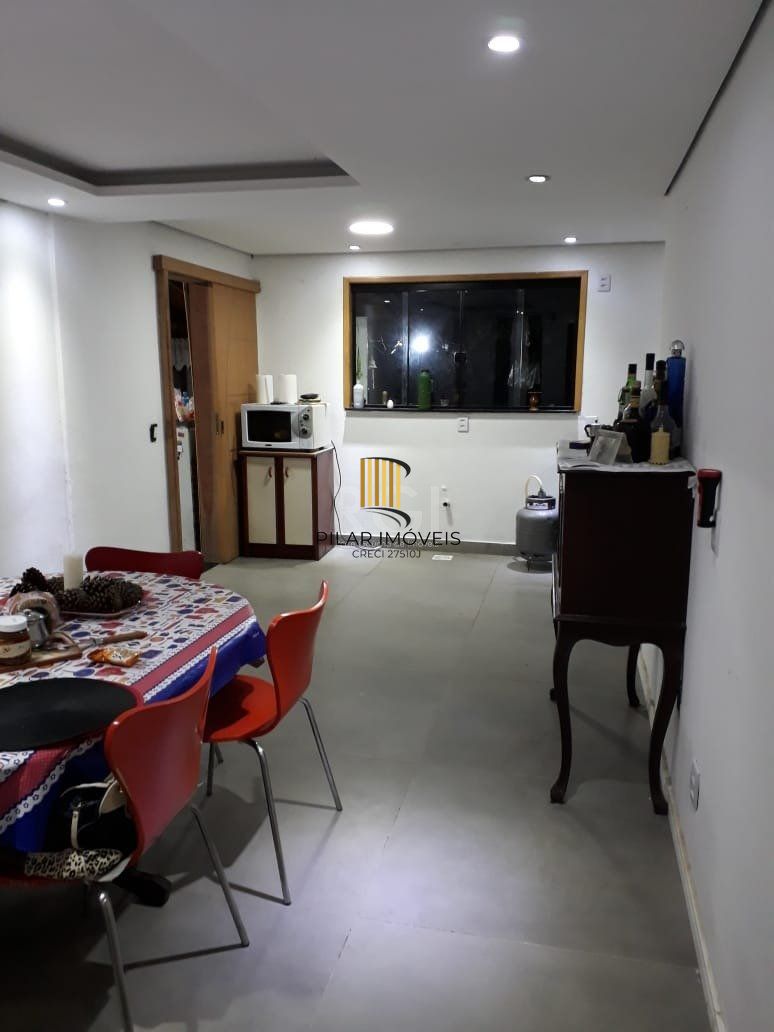 Casa para Venda - 230.45m², 4 dormitórios, sendo 1 suites, 3 vagas - Ponta Grossa