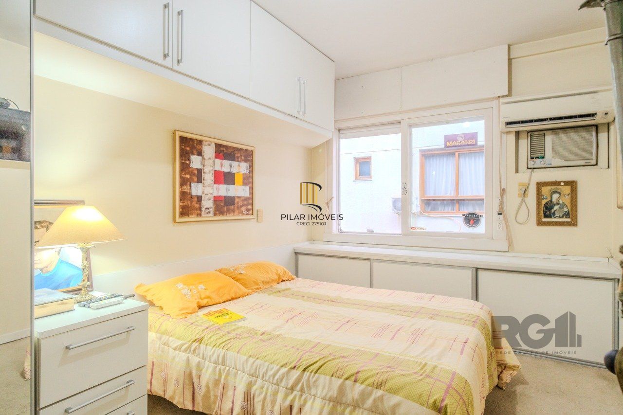 Apartamento de 1 quarto, sacada e uma vaga de garagem no bairro Santana POA/RS.