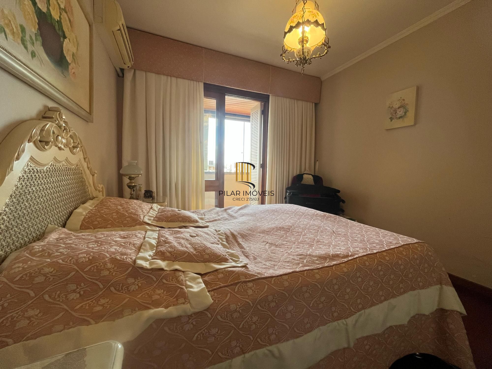 Apartamento 3 quartos, suíte, sacada, lareira, churrasqueira, 2 vagas de garagem