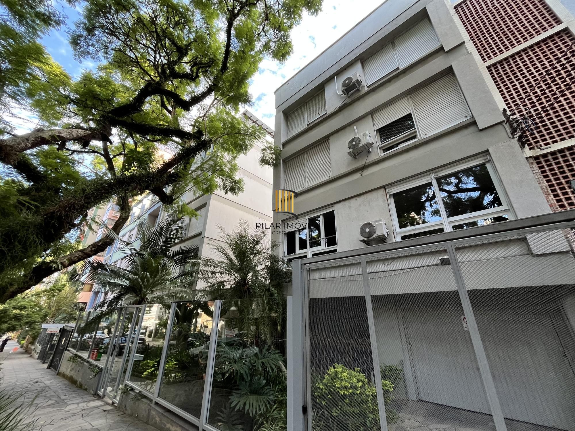 Apartamento de 2 quartos, suíte e 1 vaga de garagem no bairro Bom Fim em POA