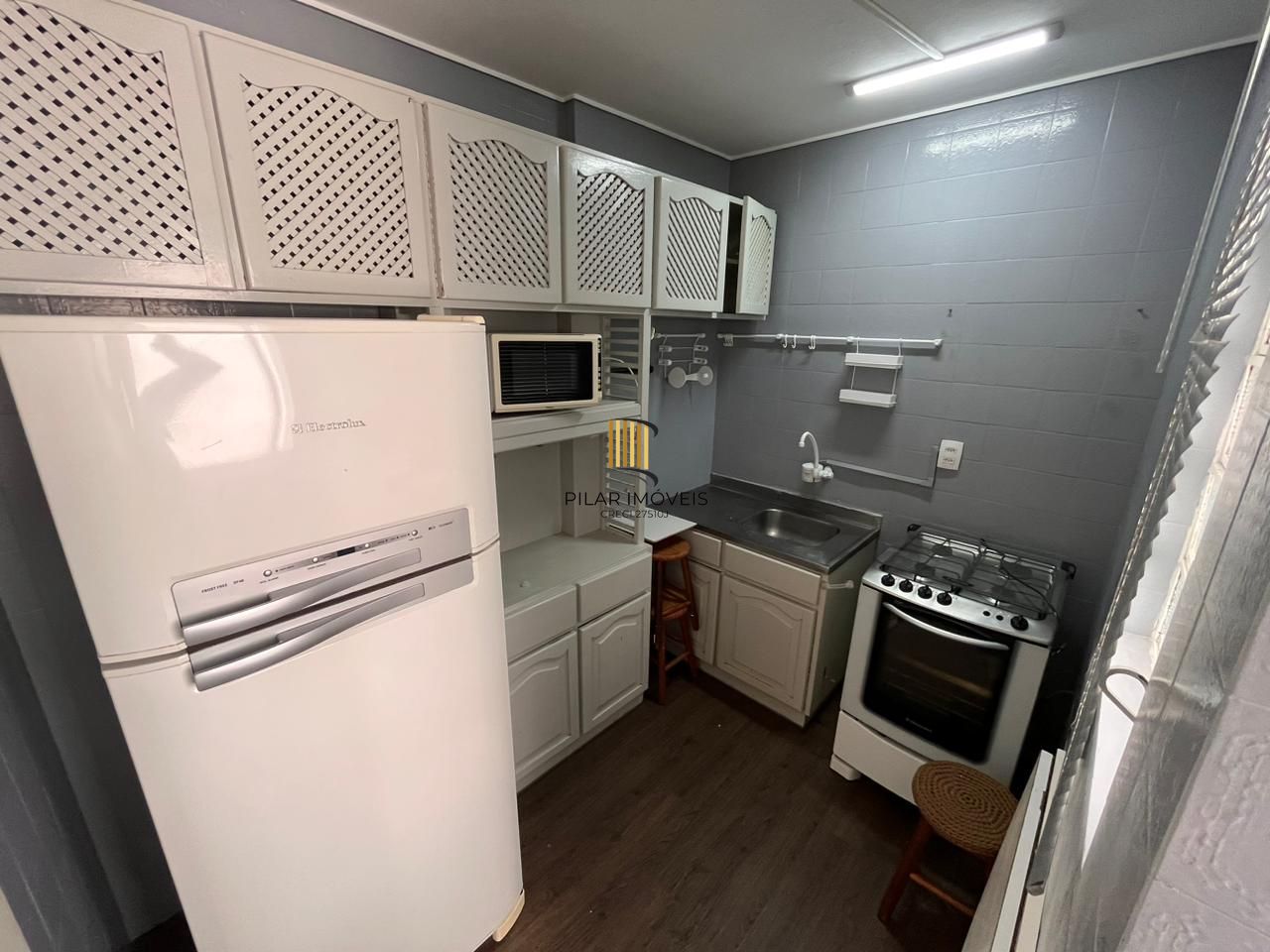 Apartamento de dois quartos e uma vaga de garagem no bairro Petrópolis em POA/RS