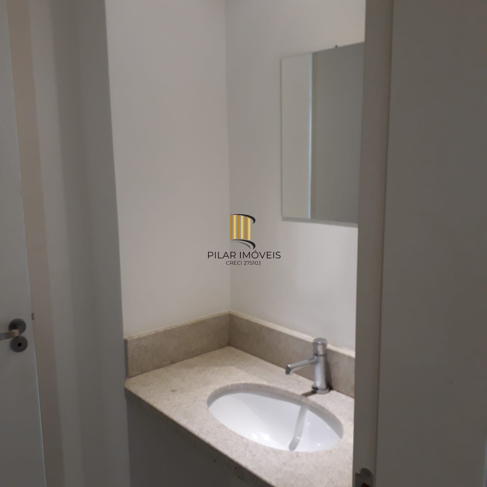 Sala comercial com 2 vagas de garagem escrituradas
