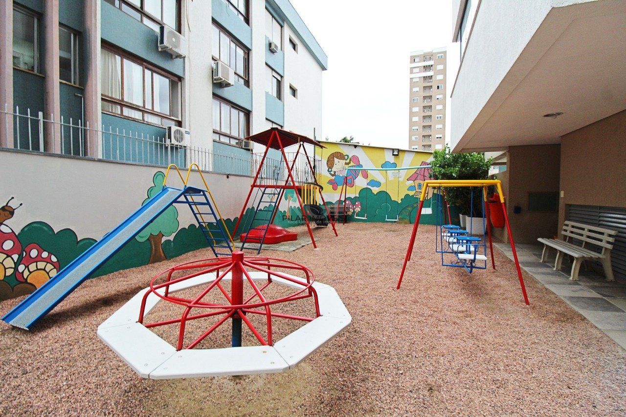 Apartamento de três dormitórios, suíte e uma vaga de garagem no bairro Santana