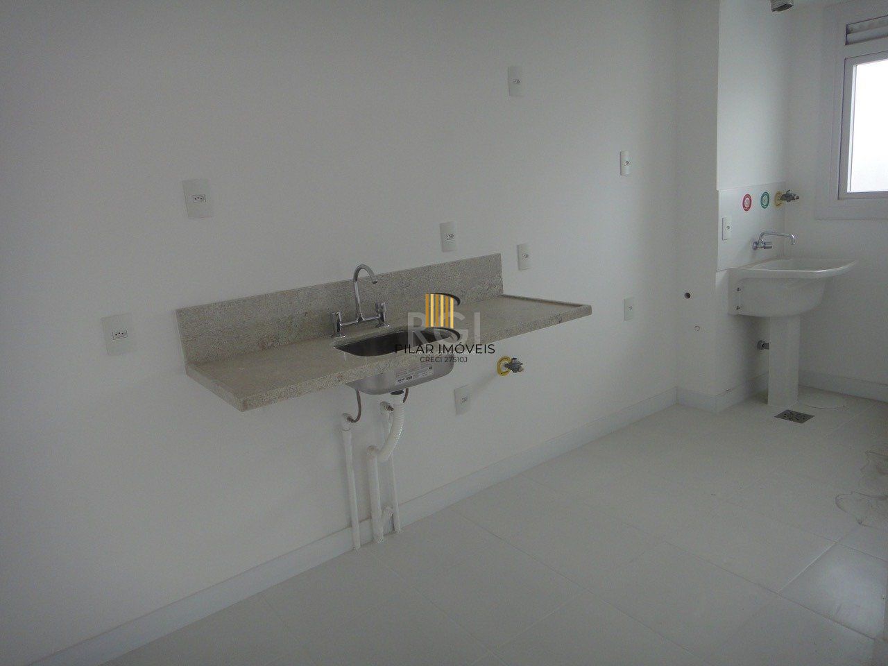 Apartamento para Venda - 60.81m², 2 dormitórios, sendo 1 suites, 1 vaga - São Sebastião