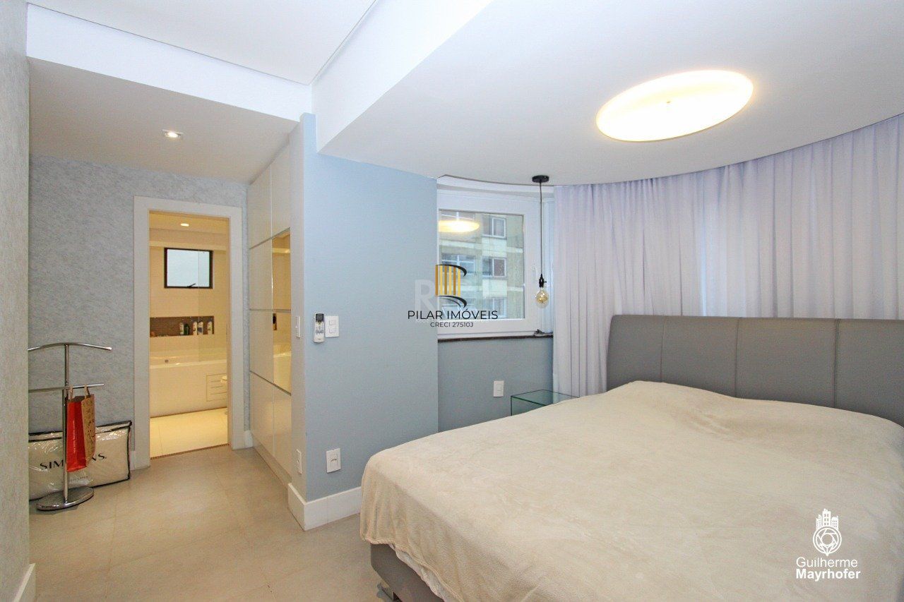 Cobertura para Venda - 327m², 3 dormitórios, sendo 3 suites, 5 vagas - Petrópolis
