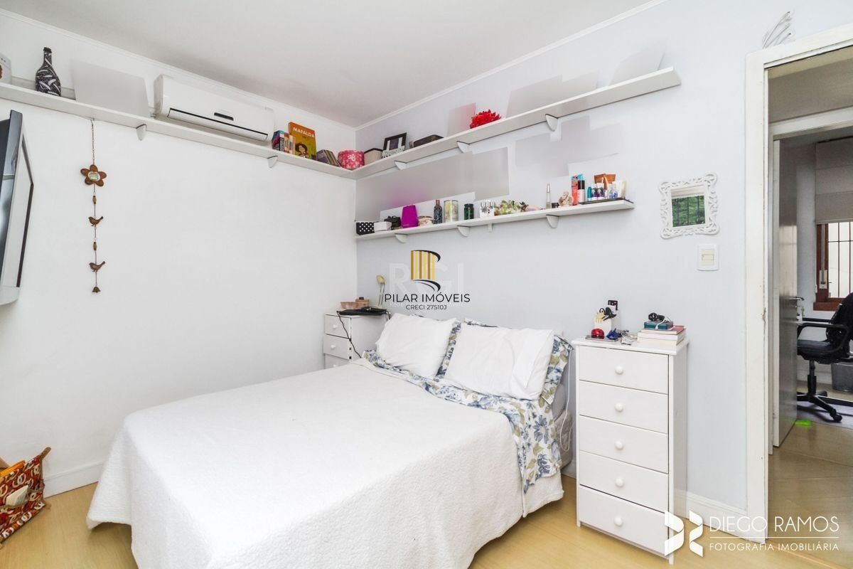 Apartamento para Venda - 111m², 3 dormitórios, sendo 1 suites, 2 vagas - Menino Deus