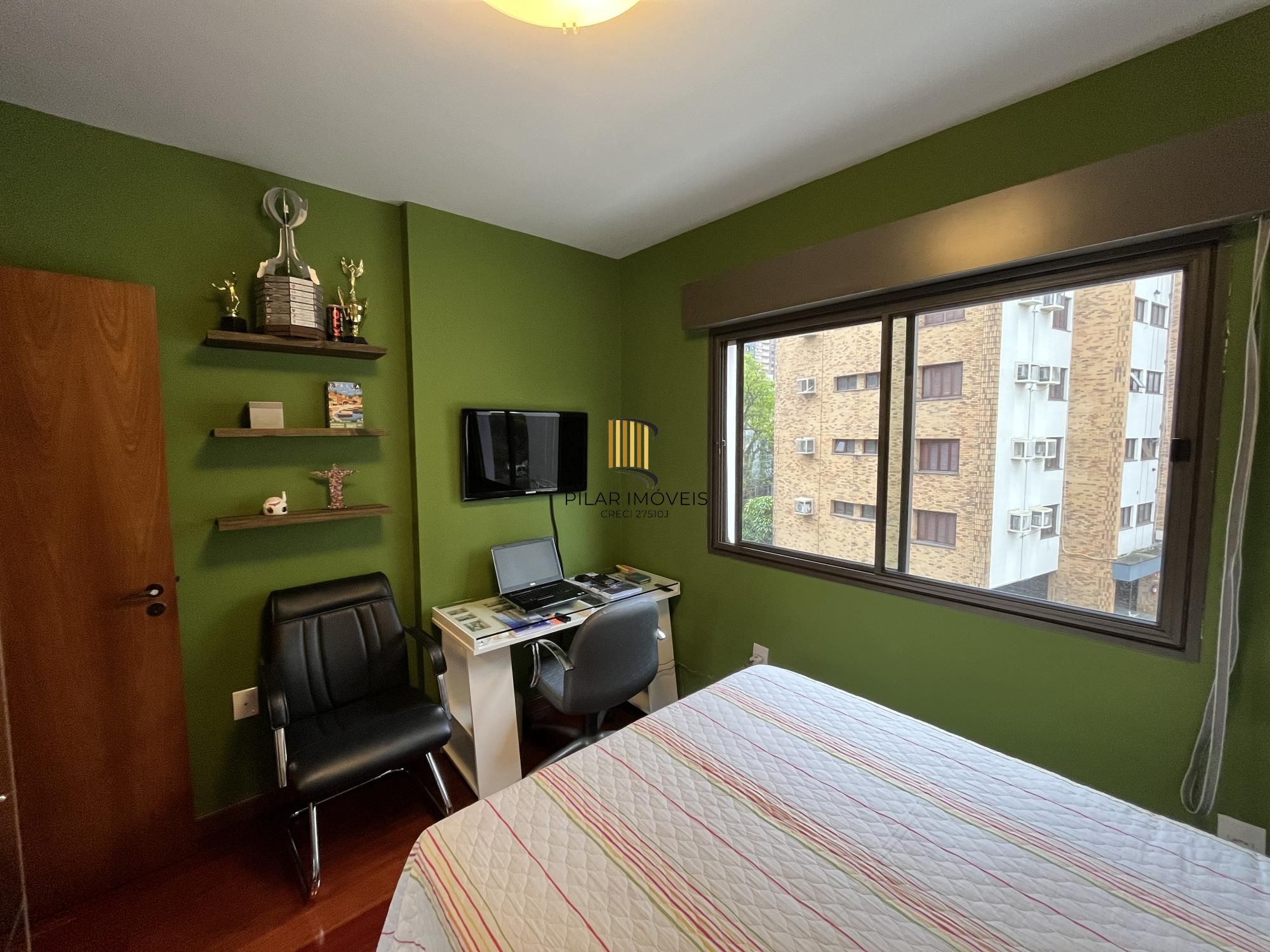 Apartamento de 2 quartos, suíte, churrasqueira, lareira e garagem Bela Vista POA