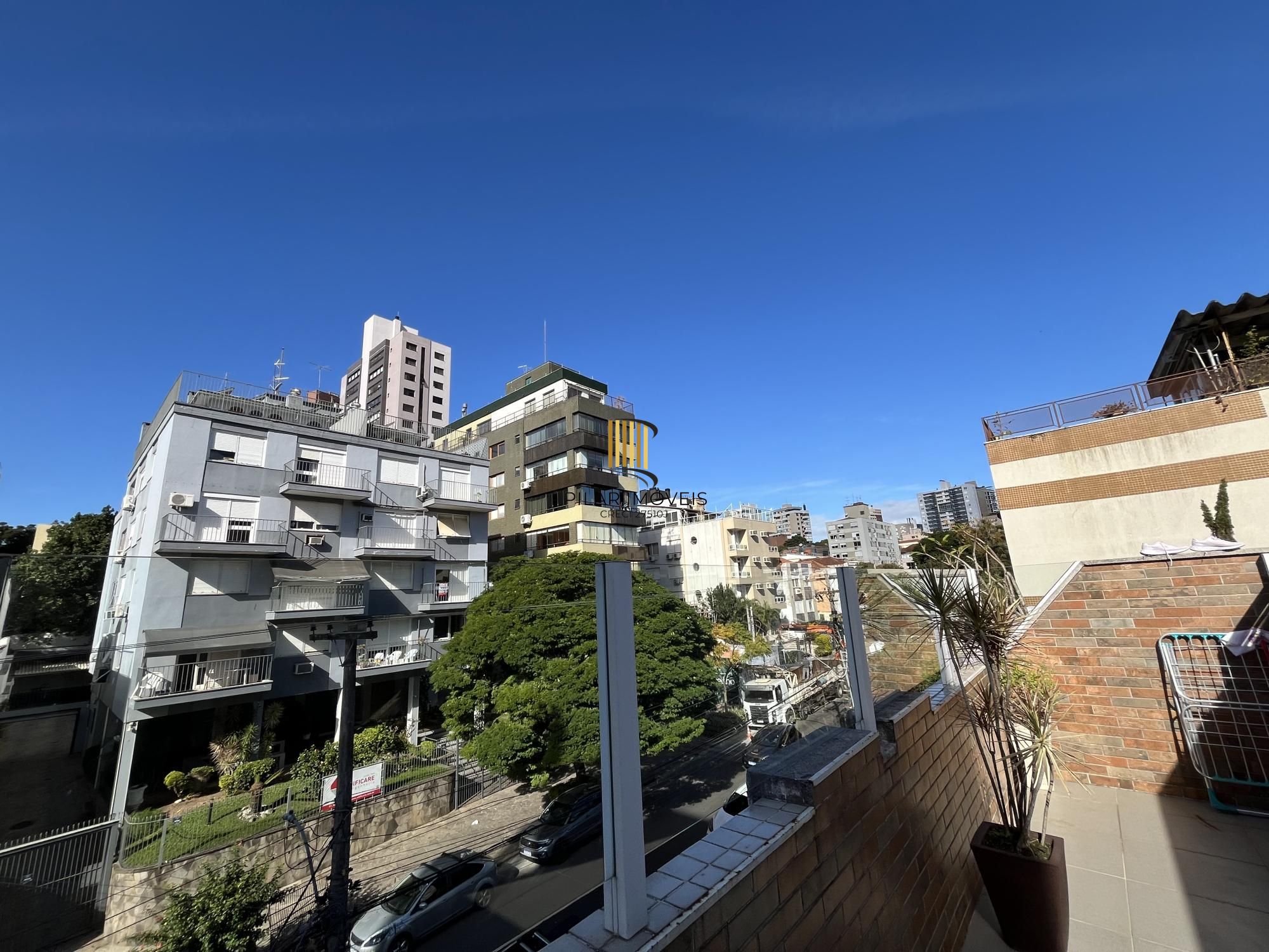 Cobertura de 3 quartos, suíte e 1 vaga de garagem no bairro Petrópolis em POA/RS