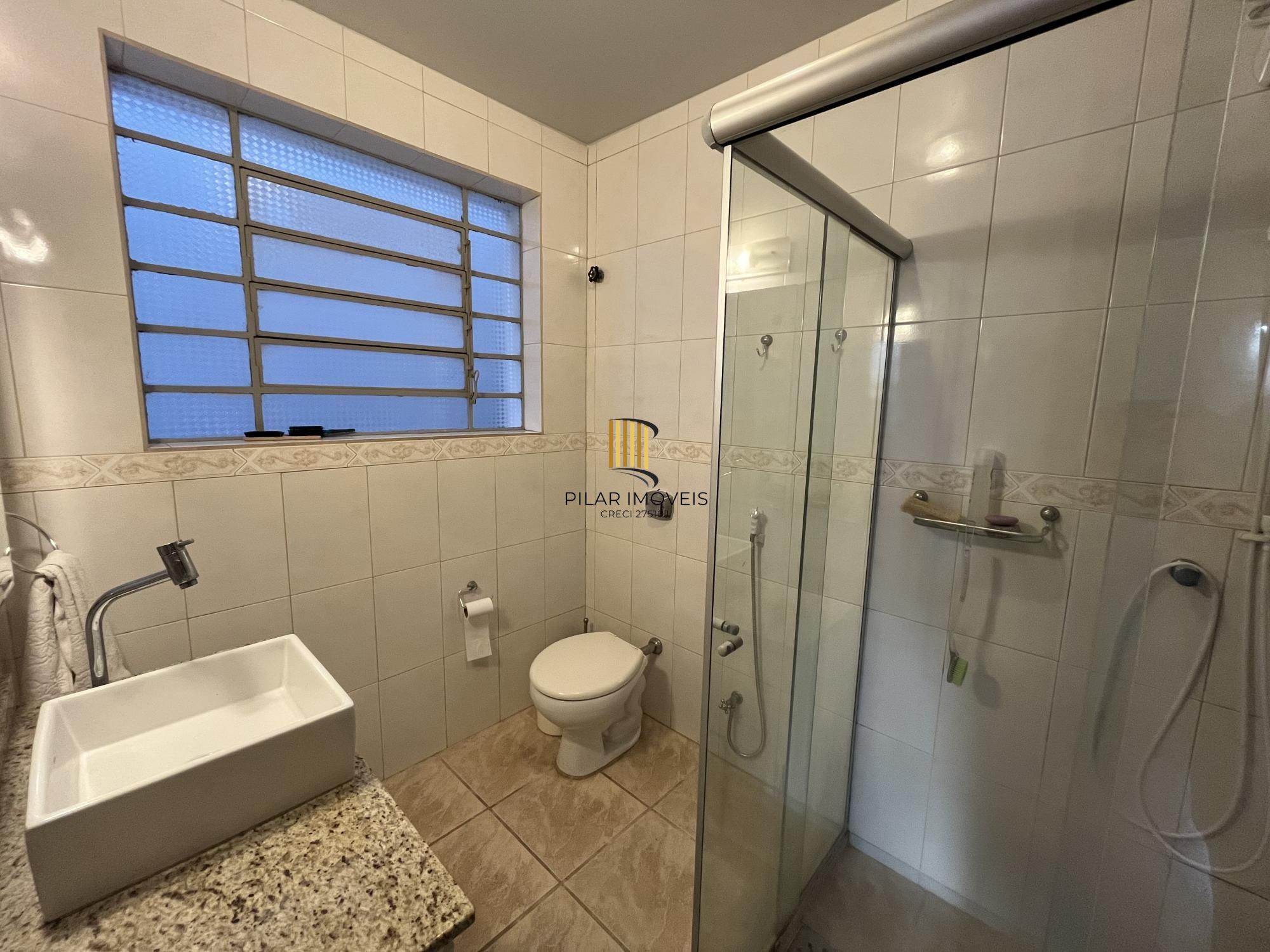 Bernaud - Apartamento de 4 quartos no bairro Menino Deus em Porto Alegre