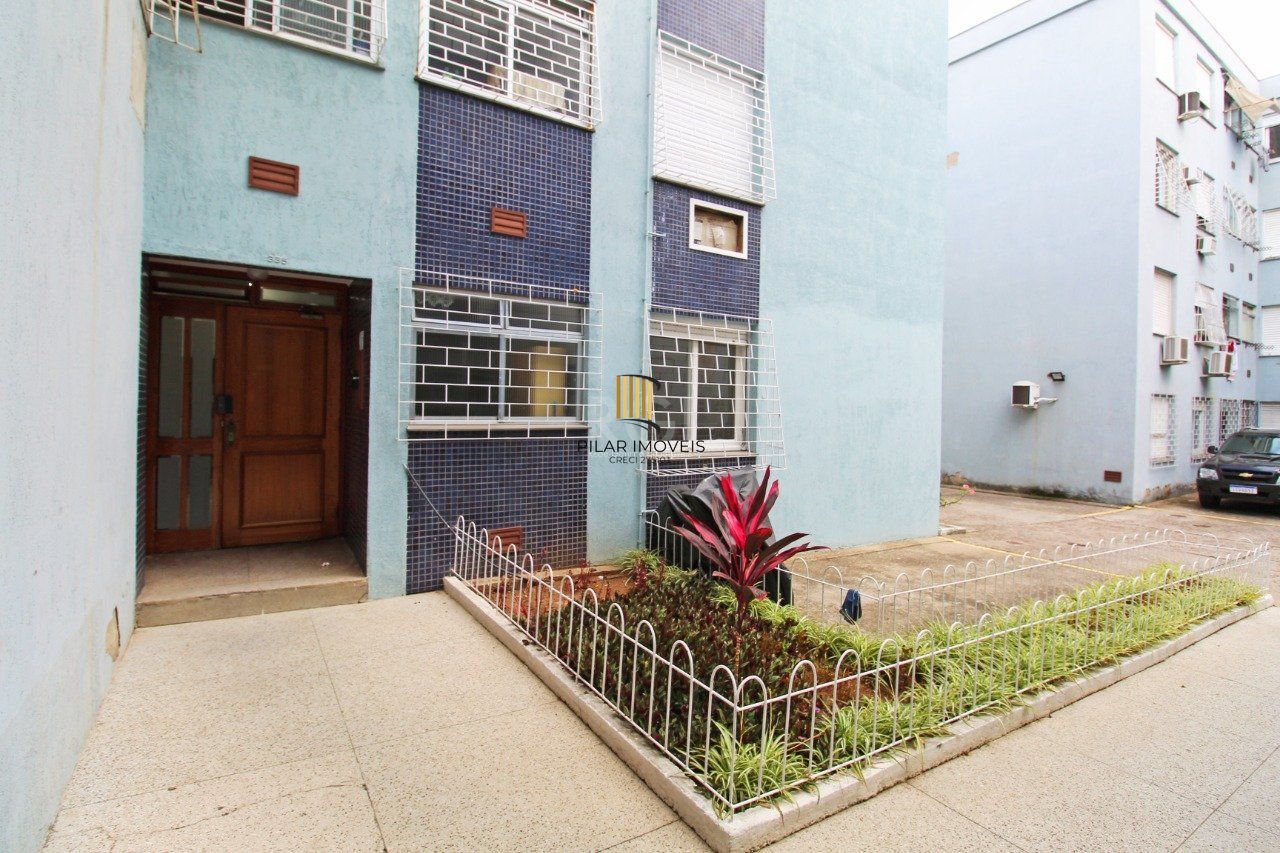 Apartamento térreo de um dormitório transformado em dois dormitórios