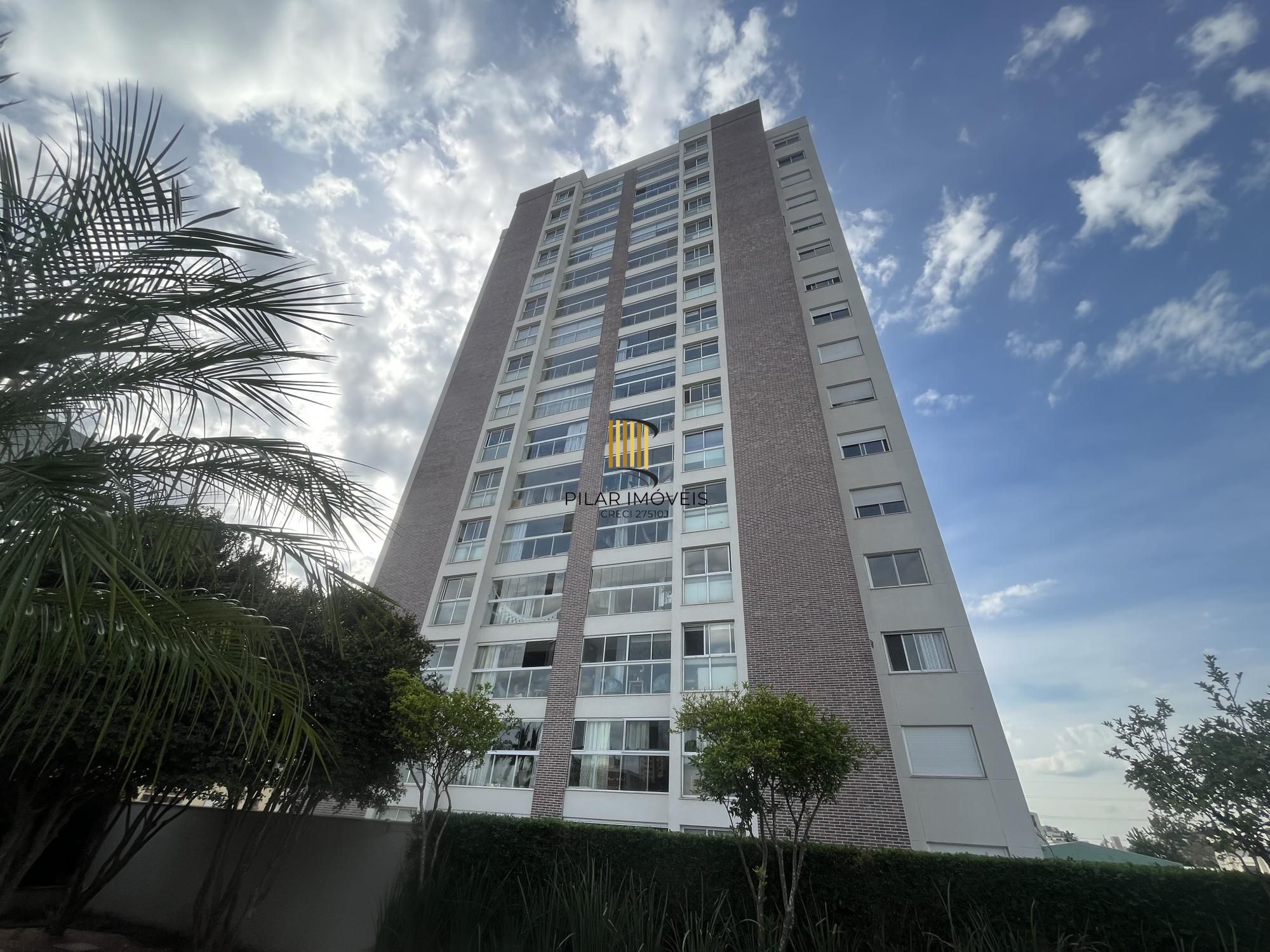 Apartamento de 3 quartos, 1 suite tradicional 2 americanas,  4 vagas de garagem
