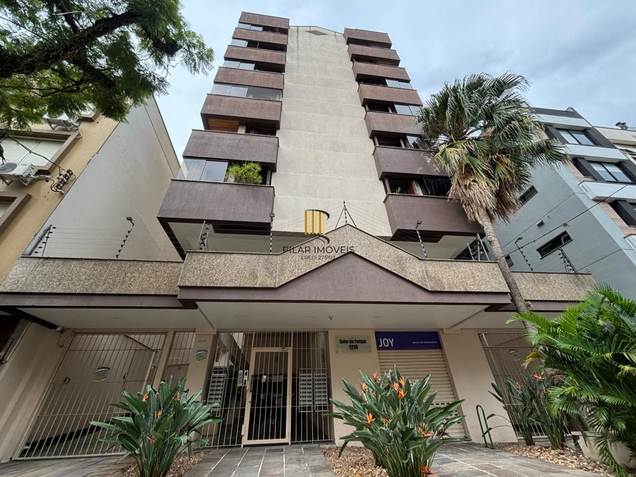 Apartamento de dois quartos e uma vaga de garagem no bairro Bom Fim em POA/RS