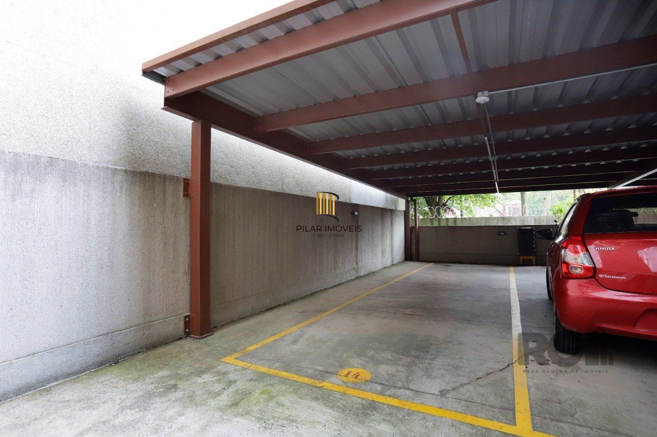 Apartamento de 2 quartos, suíte e 2 vagas de garagem no bairro Menino Deus