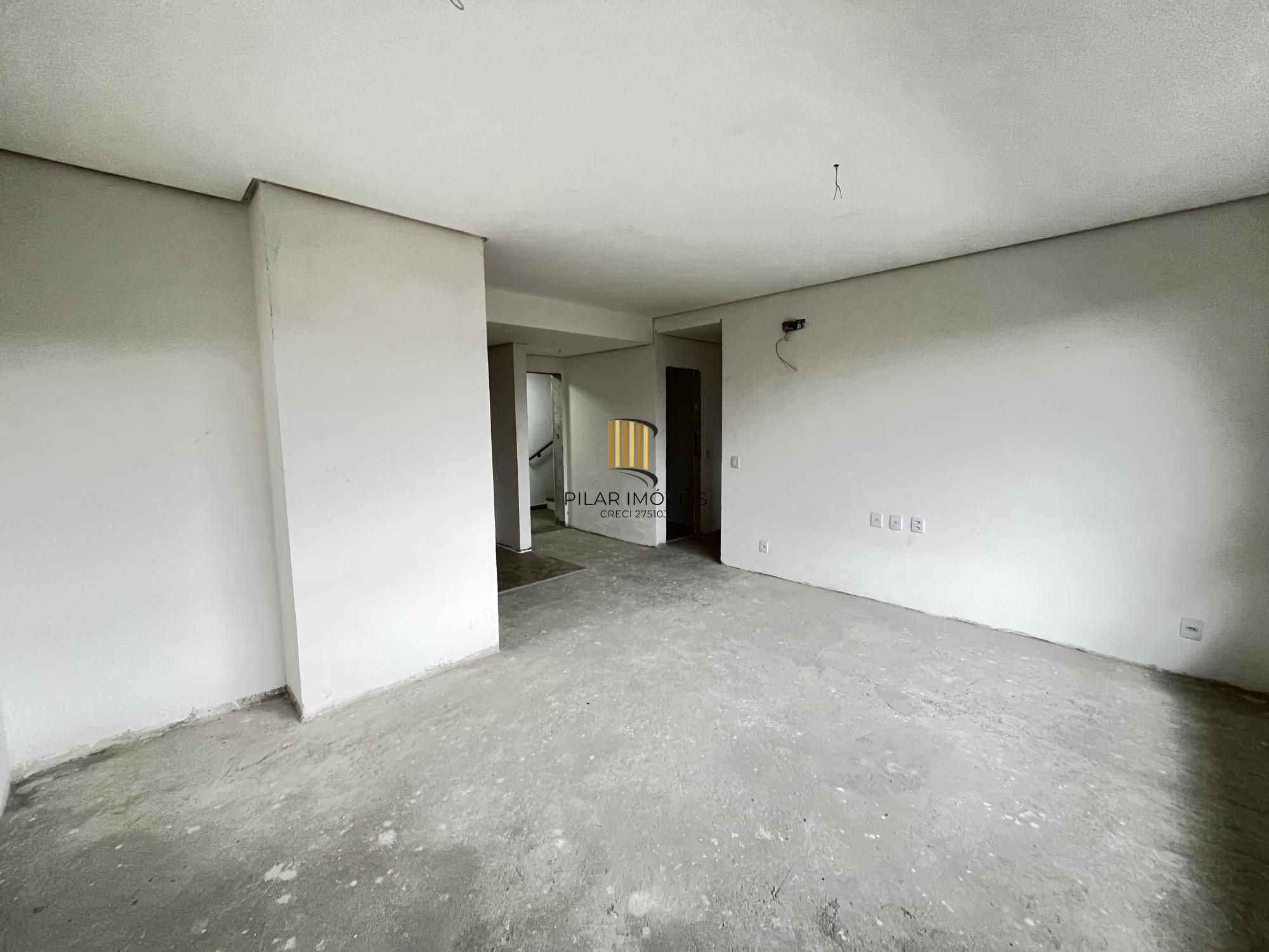 Apartamento de 2 quartos, suíte e 1 vaga de garagem no bairro Três Figueiras POA