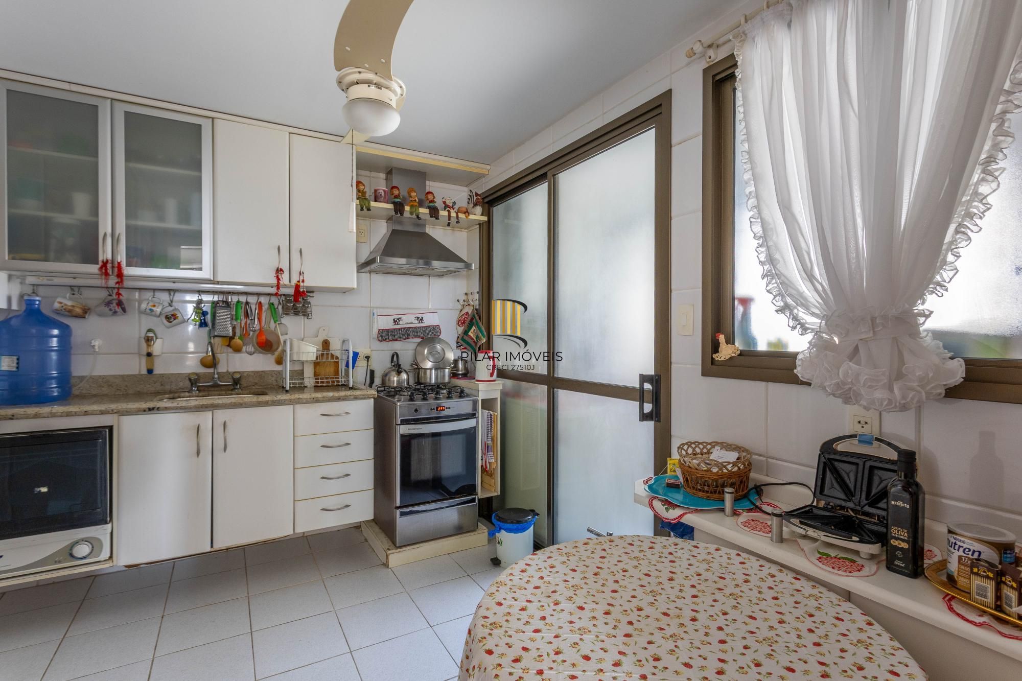 Apartamento 3 quartos 2 vagas de garagem bairro Petrópolis em Porto Alegre