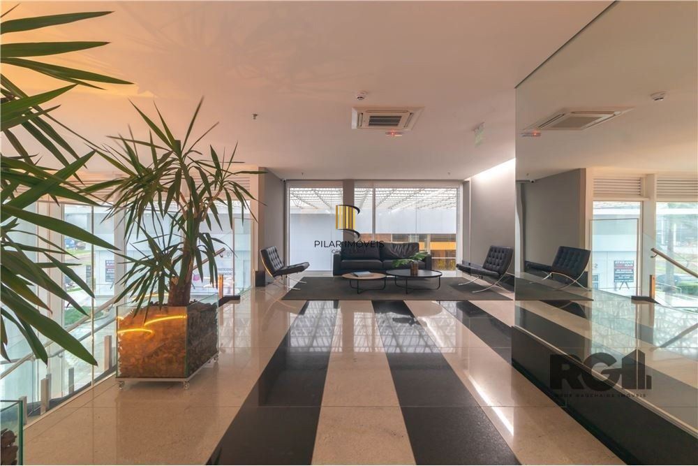 Sala comercial com 36,7 m² de área privativa e 1 vaga(s) de garagem. Localizado na Rua/Av. Doutor Nilo Peçanha, no bairro Bela Vista em Porto Alegre. - Pilar Imóveis