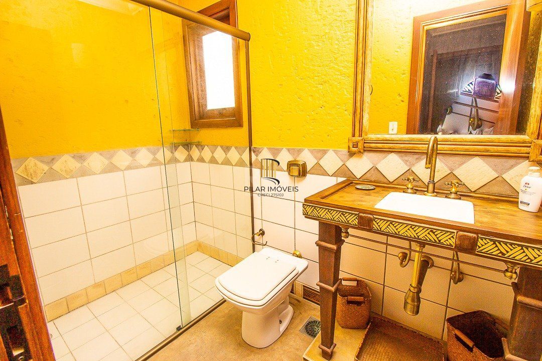 Cobertura para Venda - 116.36m², 2 dormitórios, sendo 1 suites, 1 vaga - Petrópolis