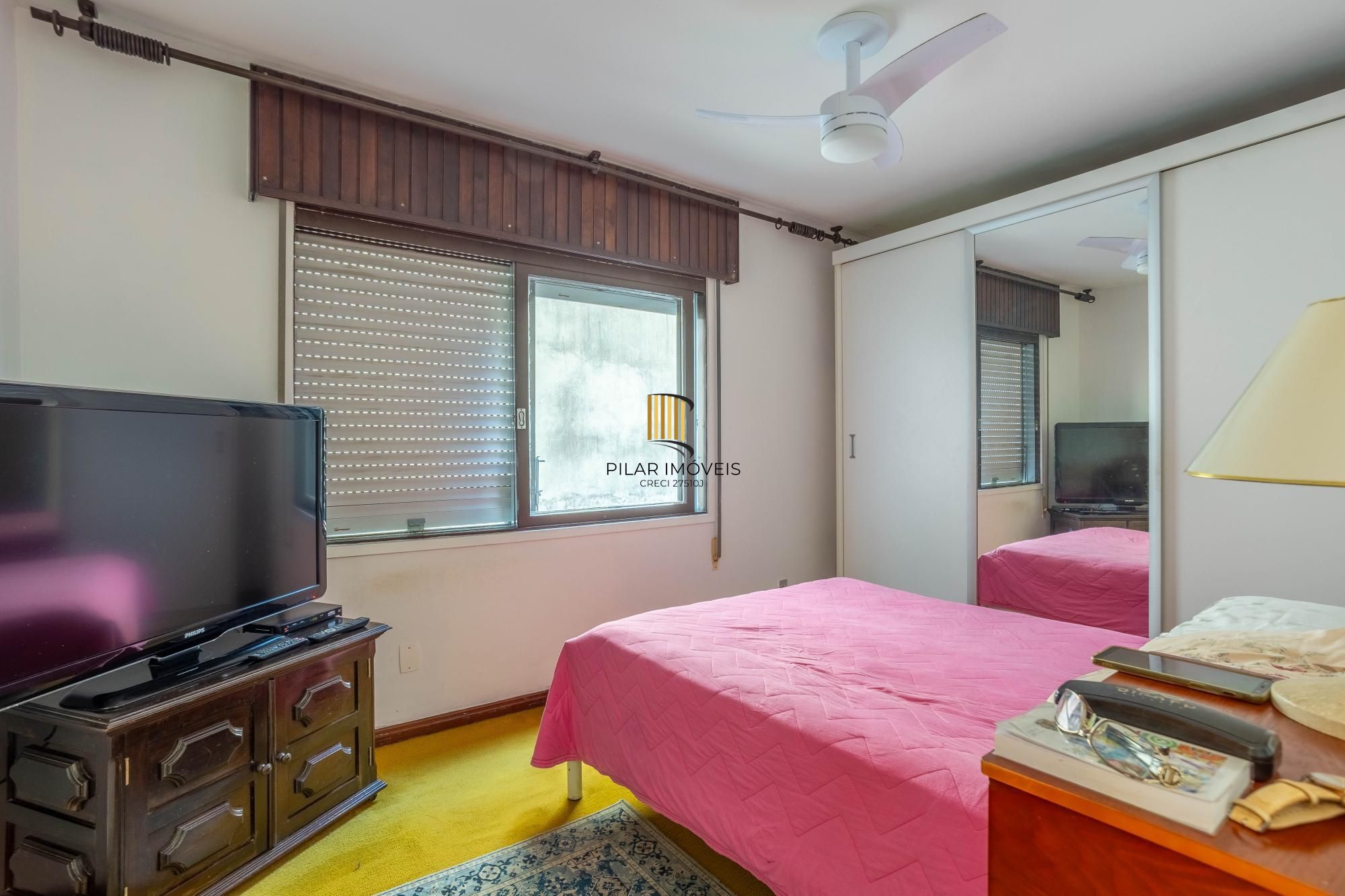 Apartamento de três quartos, suíte, dependência de empregada e 1 vaga de garagem