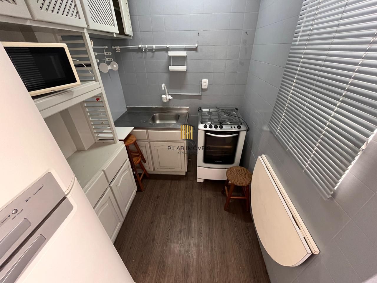 Apartamento de dois quartos e uma vaga de garagem no bairro Petrópolis em POA/RS