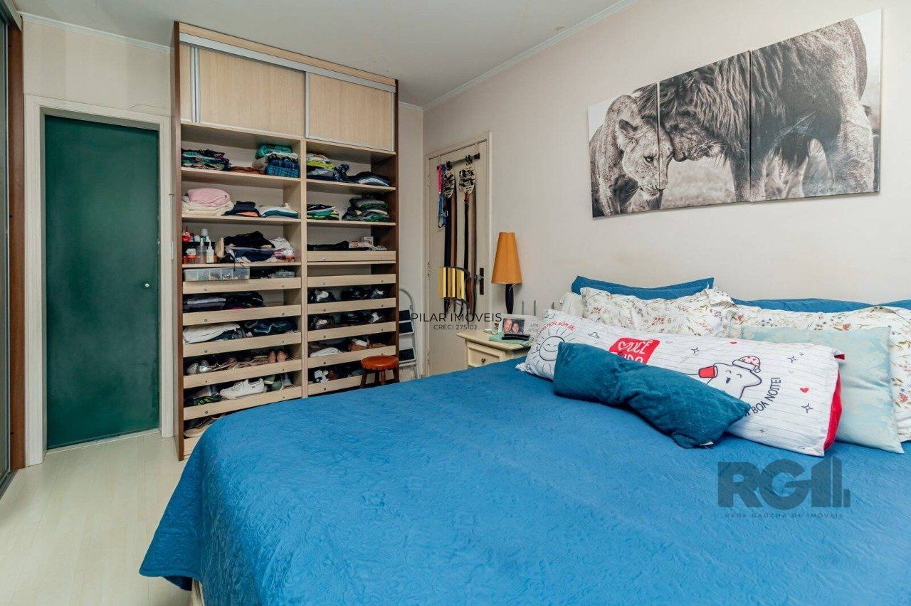 Cobertura de três quartos, suíte e uma vaga de garagem no bairro Higienópolis