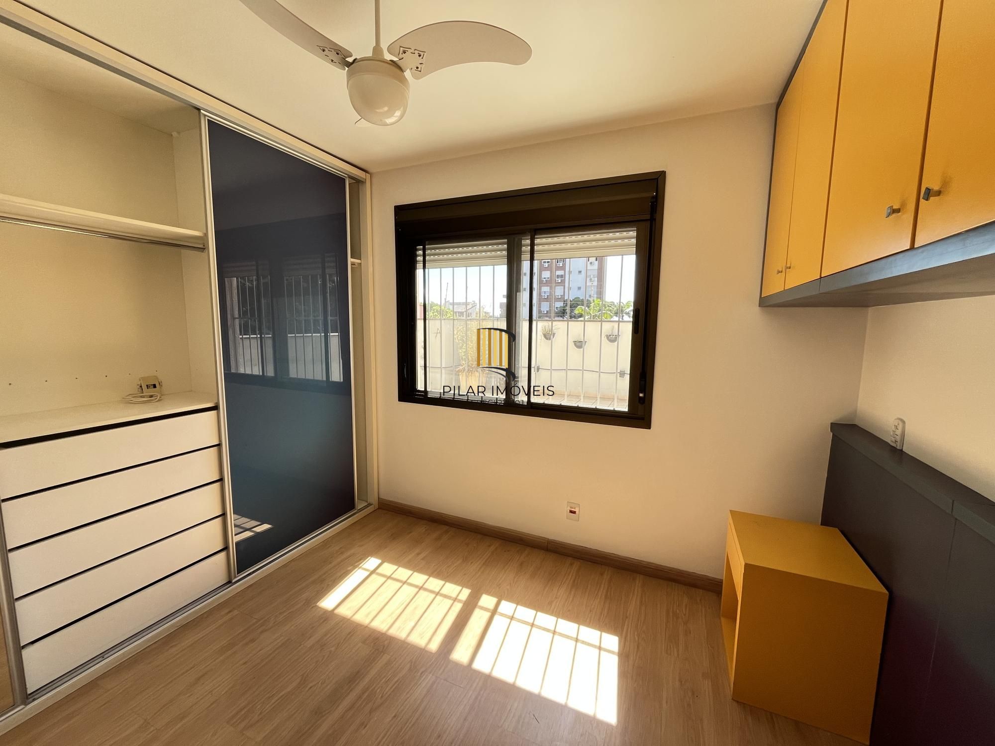 Apartamento de 3 quartos, suíte e 2 vagas de garagem no bairro Petrópolis.