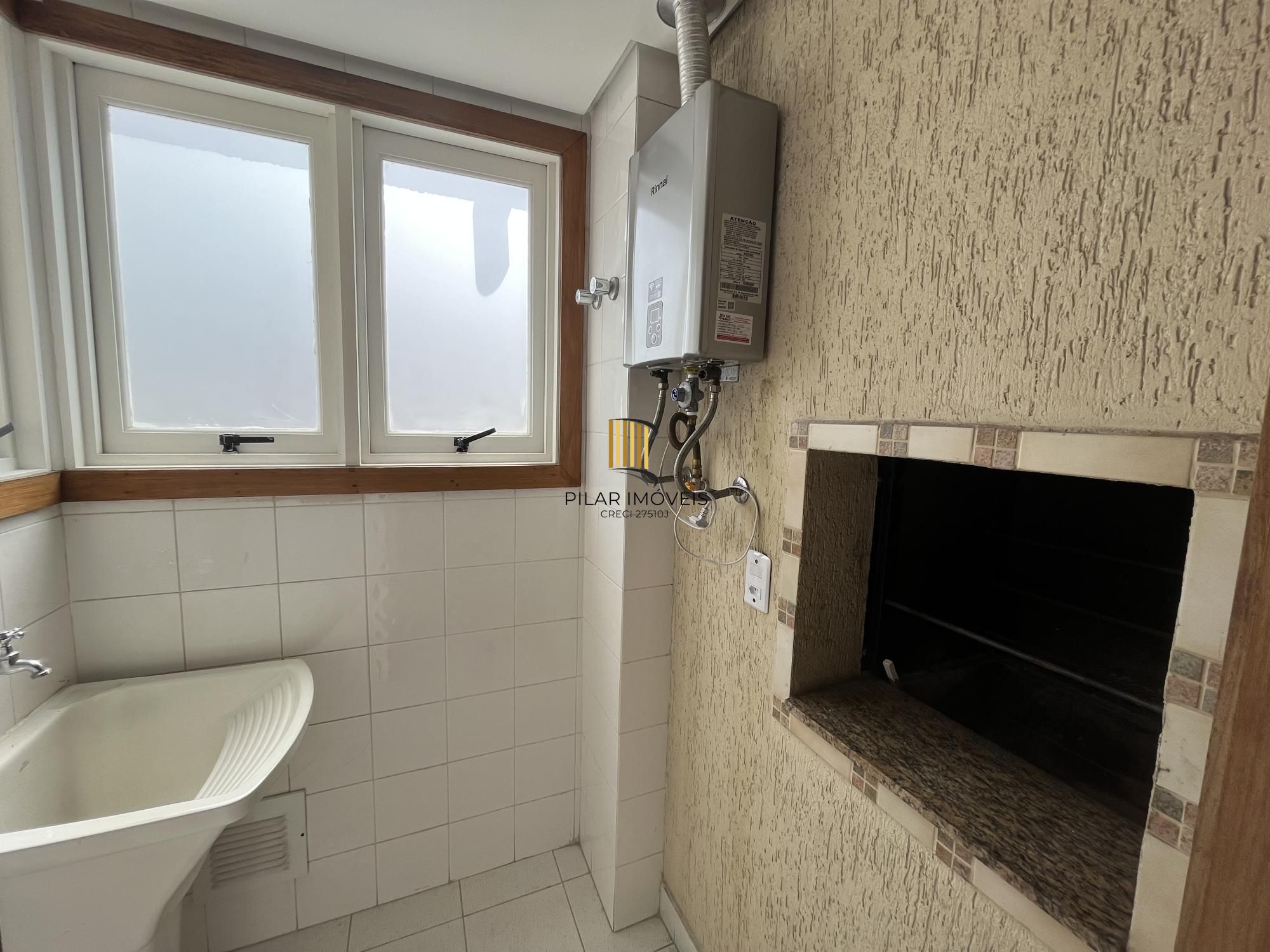 Apartamento de dois quartos, suíte e uma vaga de garagem no bairro Menino Deus