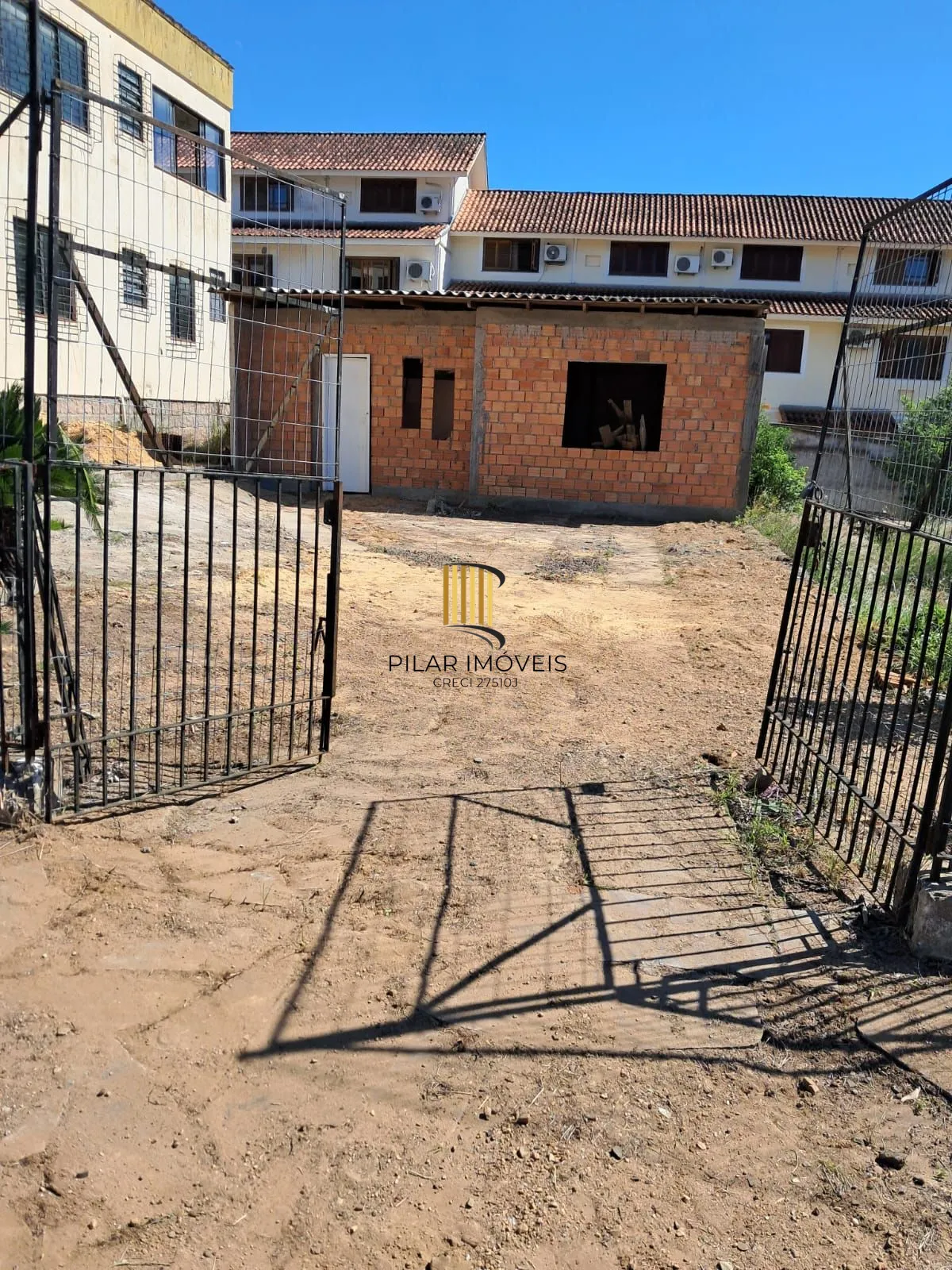 Terreno com 152,25 m² de área privativa