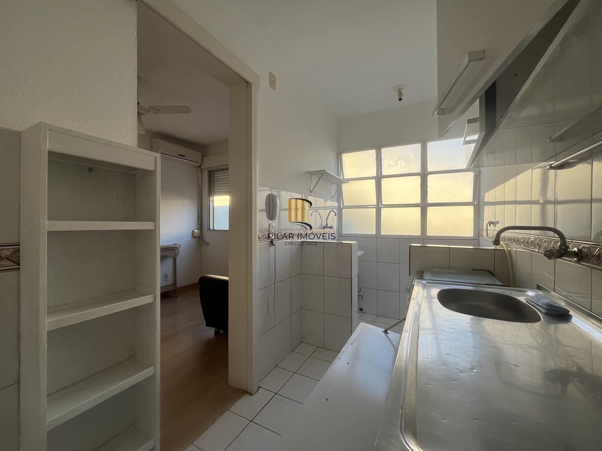 Apartamento para Venda - 32.29m², 1 dormitório, 1 vaga - Santo Antonio