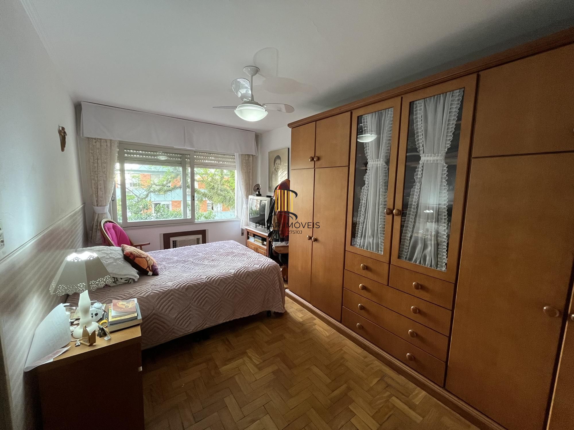 Apartamento de 3 quartos, suíte e 1 vaga de garagem no bairro Petrópolis em POA