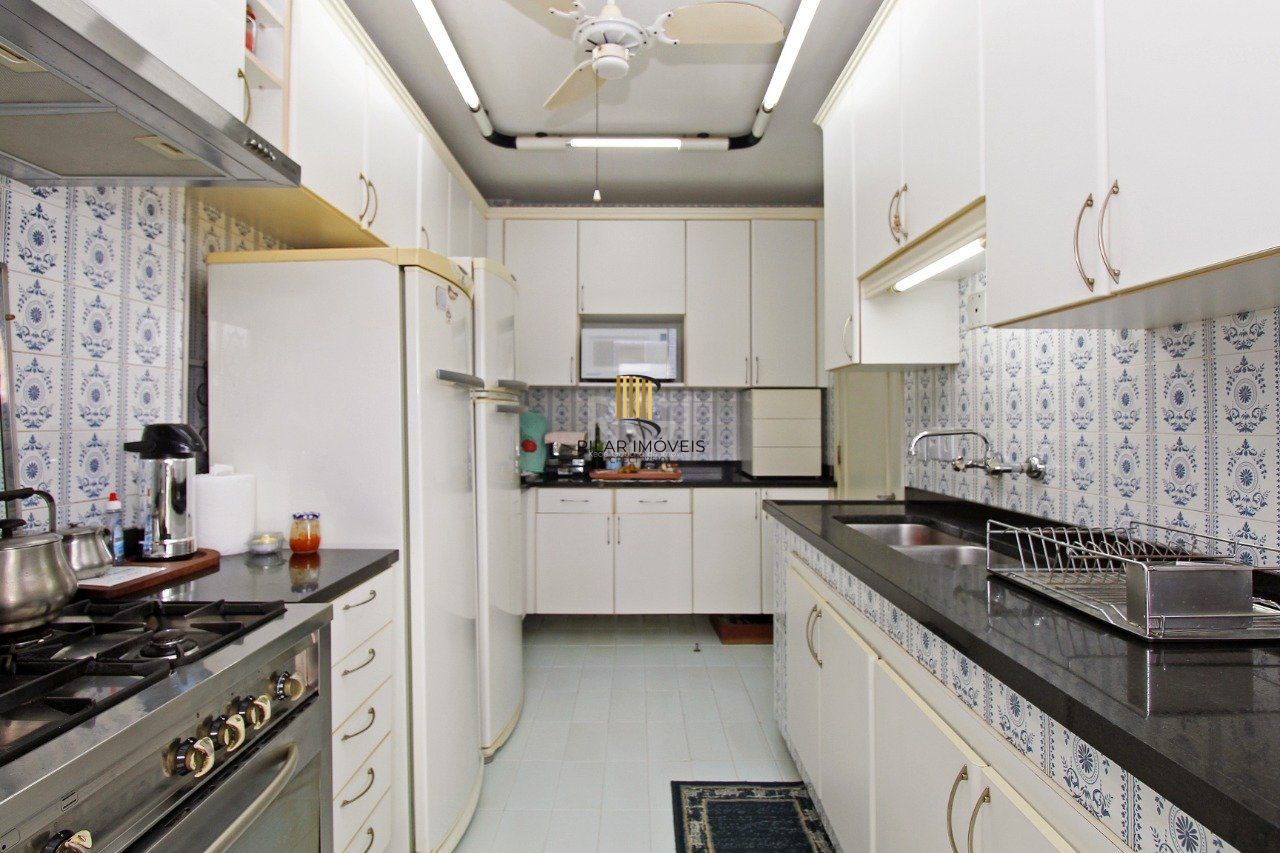 Apartamento para Venda - 245.75m², 3 dormitórios, sendo 1 suites, 2 vagas - Moinhos de Vento
