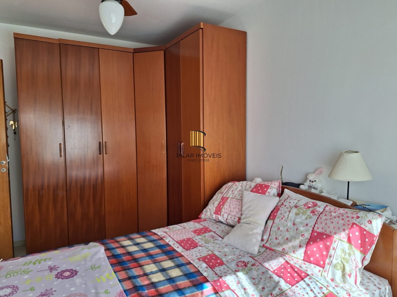 Apartamento de 2 quartos e 1 vaga de garagem no bairro Santo Antônio em POA/RS
