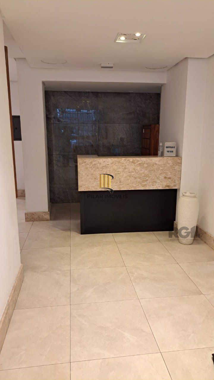 Sala comercial com 39,55 m² de área privativa. Localizado na Rua/Av. Felipe Camarão, no bairro Bom Fim em Porto Alegre.